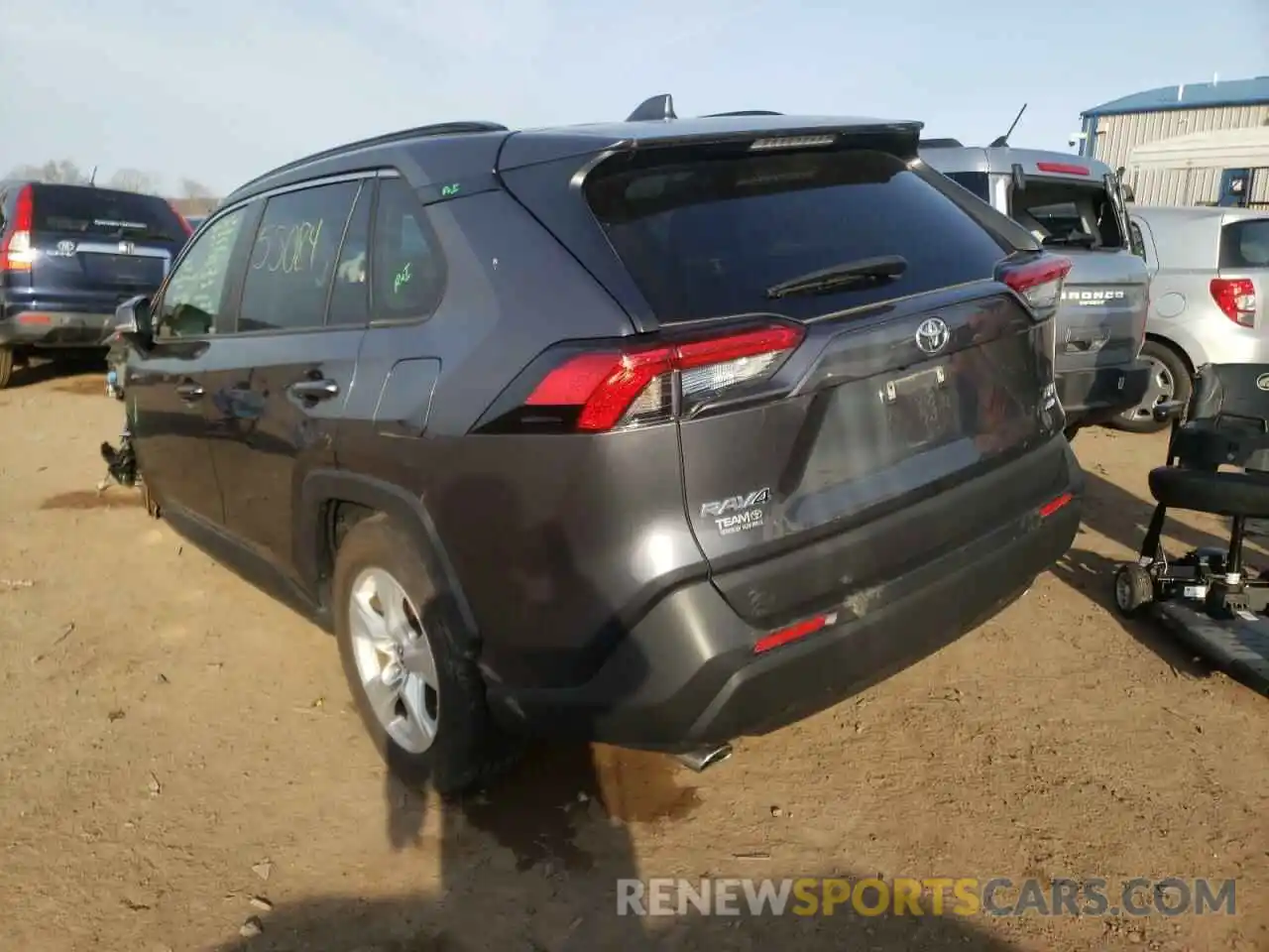 3 Photograph of a damaged car JTMP1RFV0KD503686 TOYOTA RAV4 2019