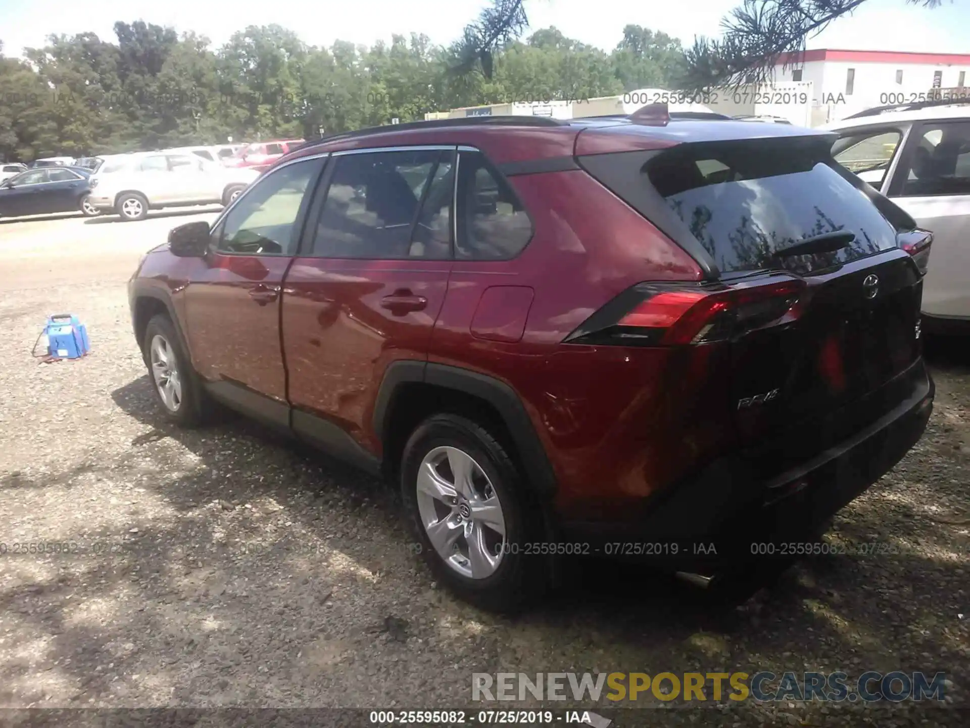 3 Photograph of a damaged car JTMP1RFV0KD512808 TOYOTA RAV4 2019