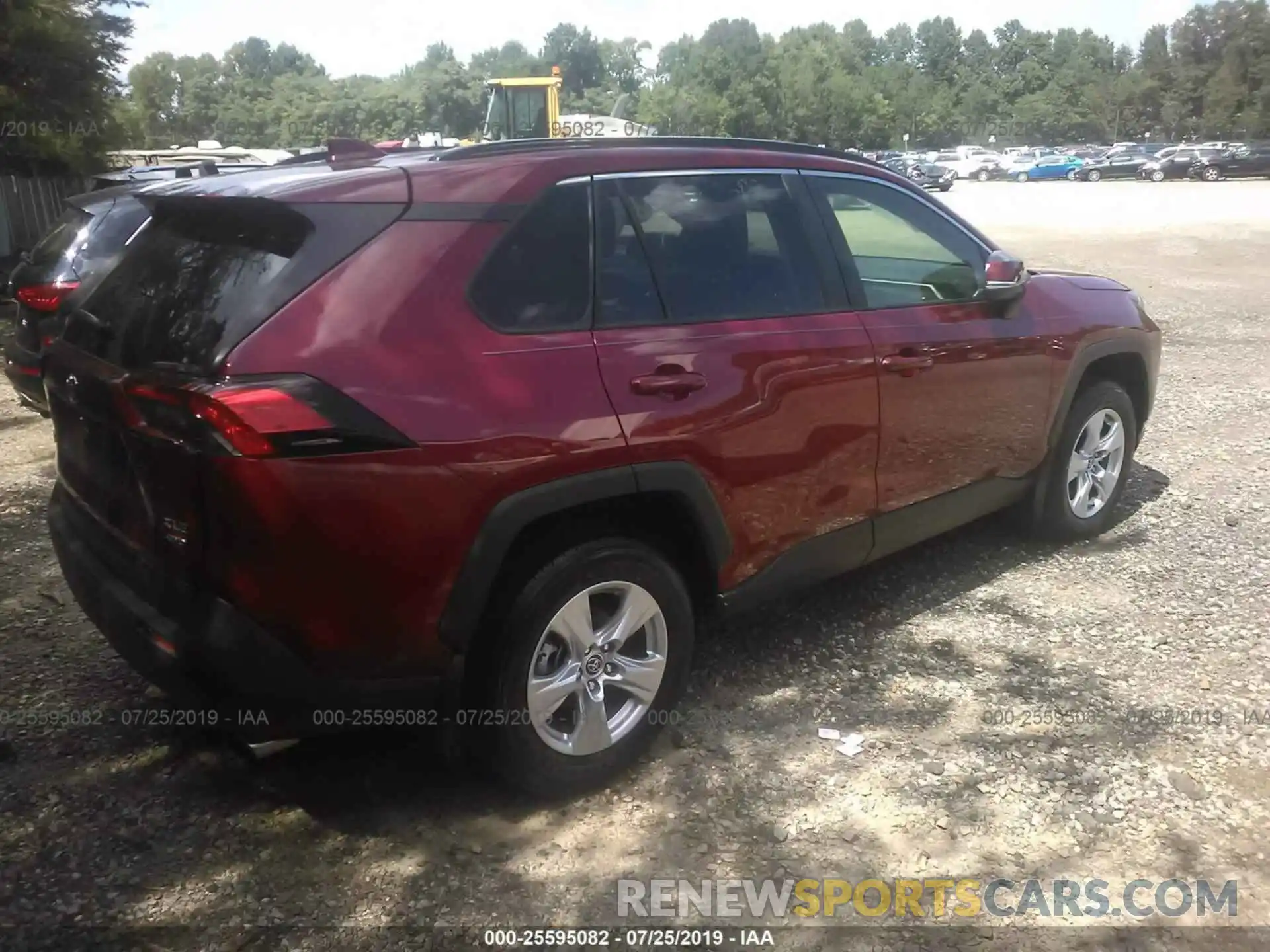 4 Photograph of a damaged car JTMP1RFV0KD512808 TOYOTA RAV4 2019