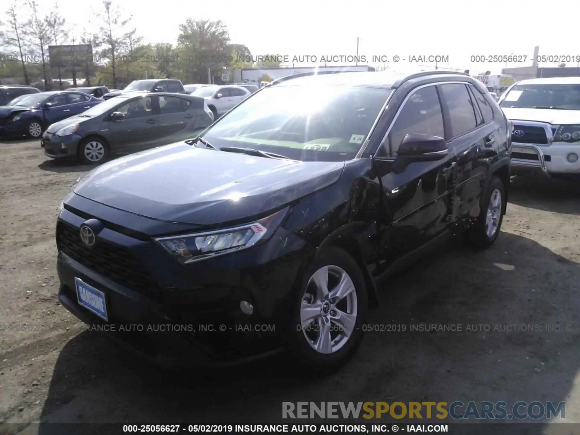 2 Photograph of a damaged car JTMP1RFV0KJ004372 TOYOTA RAV4 2019