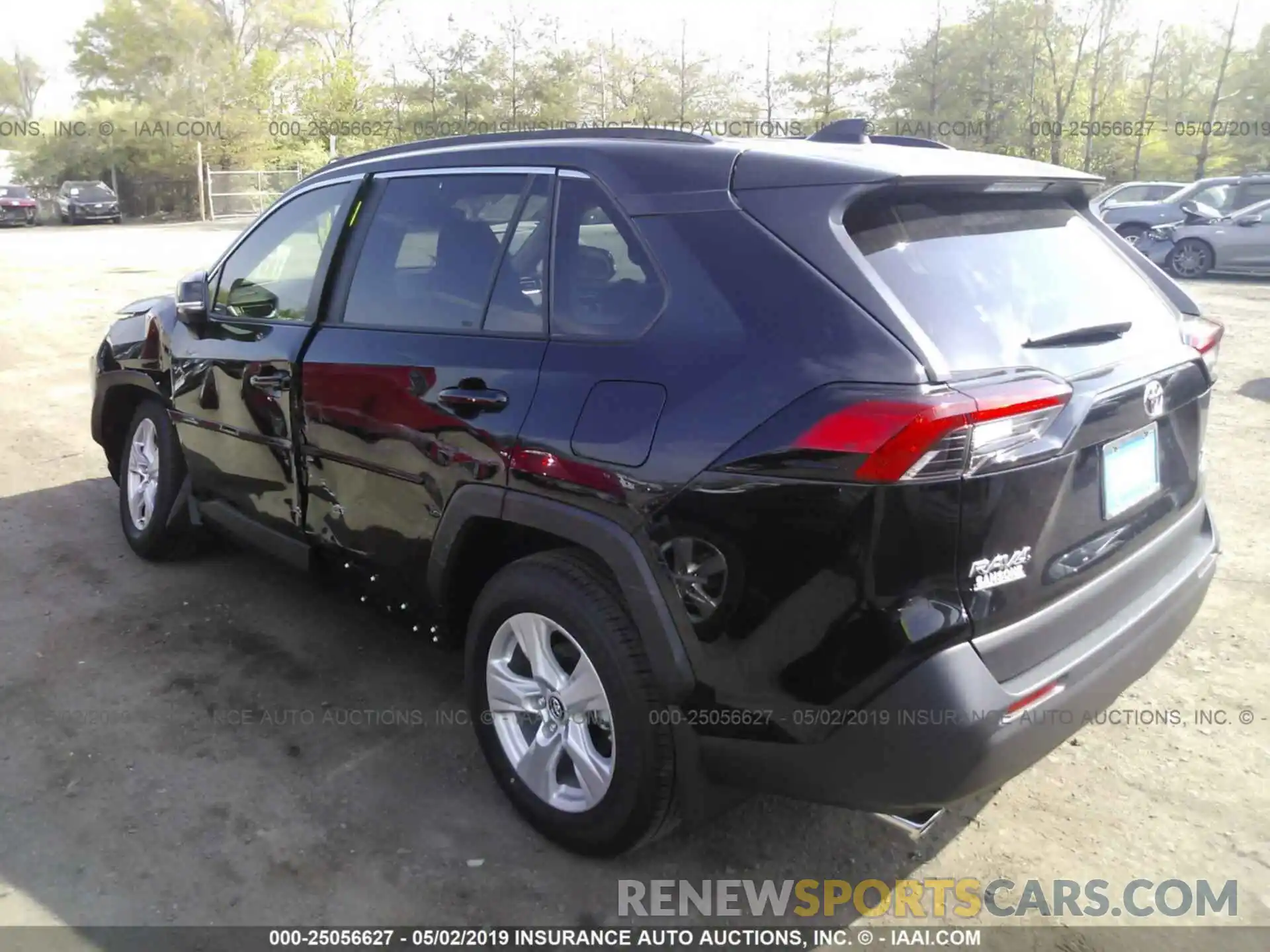 3 Photograph of a damaged car JTMP1RFV0KJ004372 TOYOTA RAV4 2019