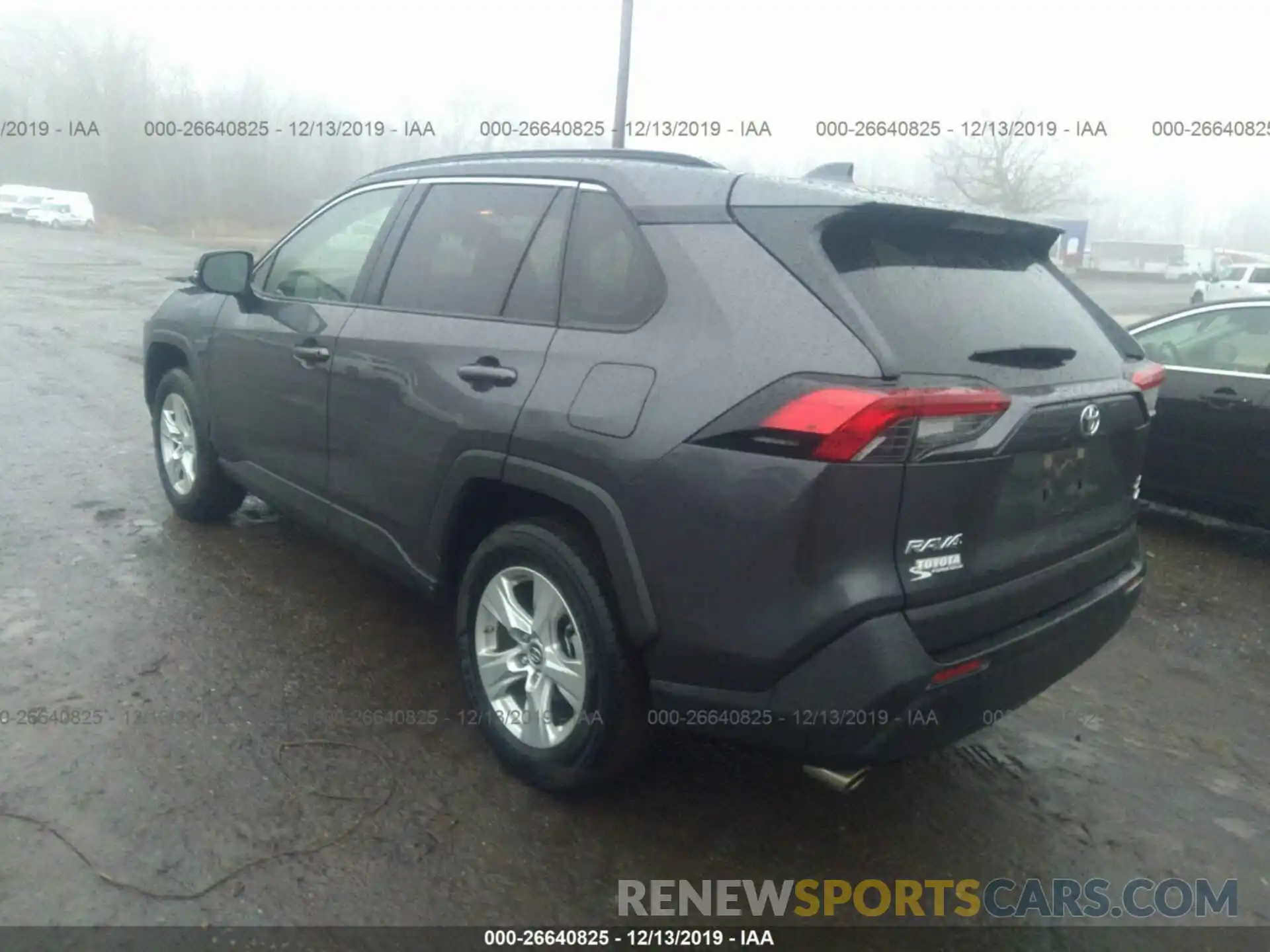 3 Photograph of a damaged car JTMP1RFV0KJ010477 TOYOTA RAV4 2019