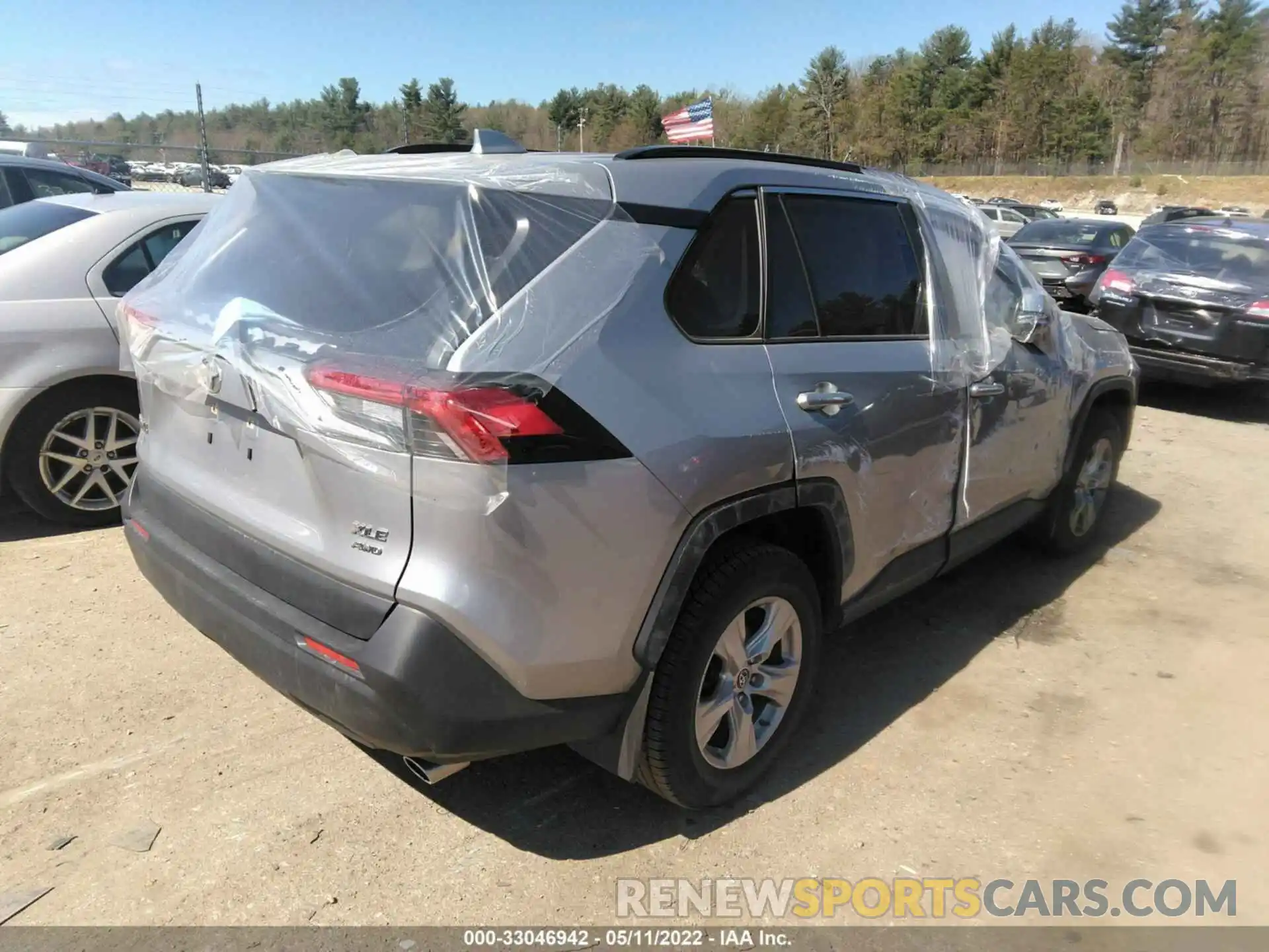 4 Photograph of a damaged car JTMP1RFV1KD009367 TOYOTA RAV4 2019