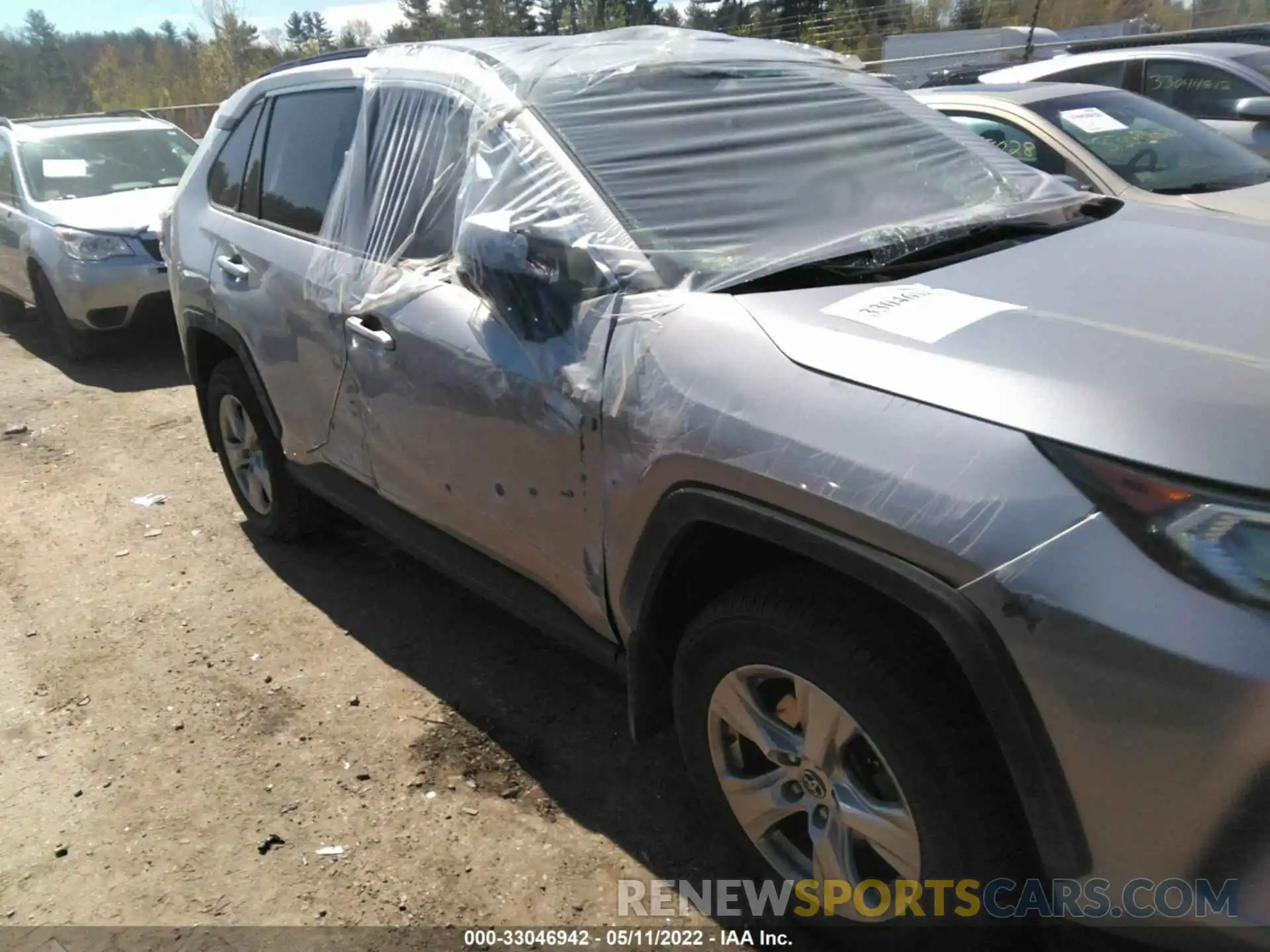 6 Photograph of a damaged car JTMP1RFV1KD009367 TOYOTA RAV4 2019