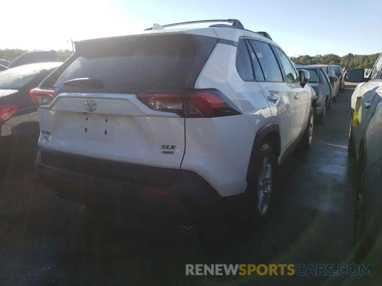 4 Photograph of a damaged car JTMP1RFV1KD009465 TOYOTA RAV4 2019