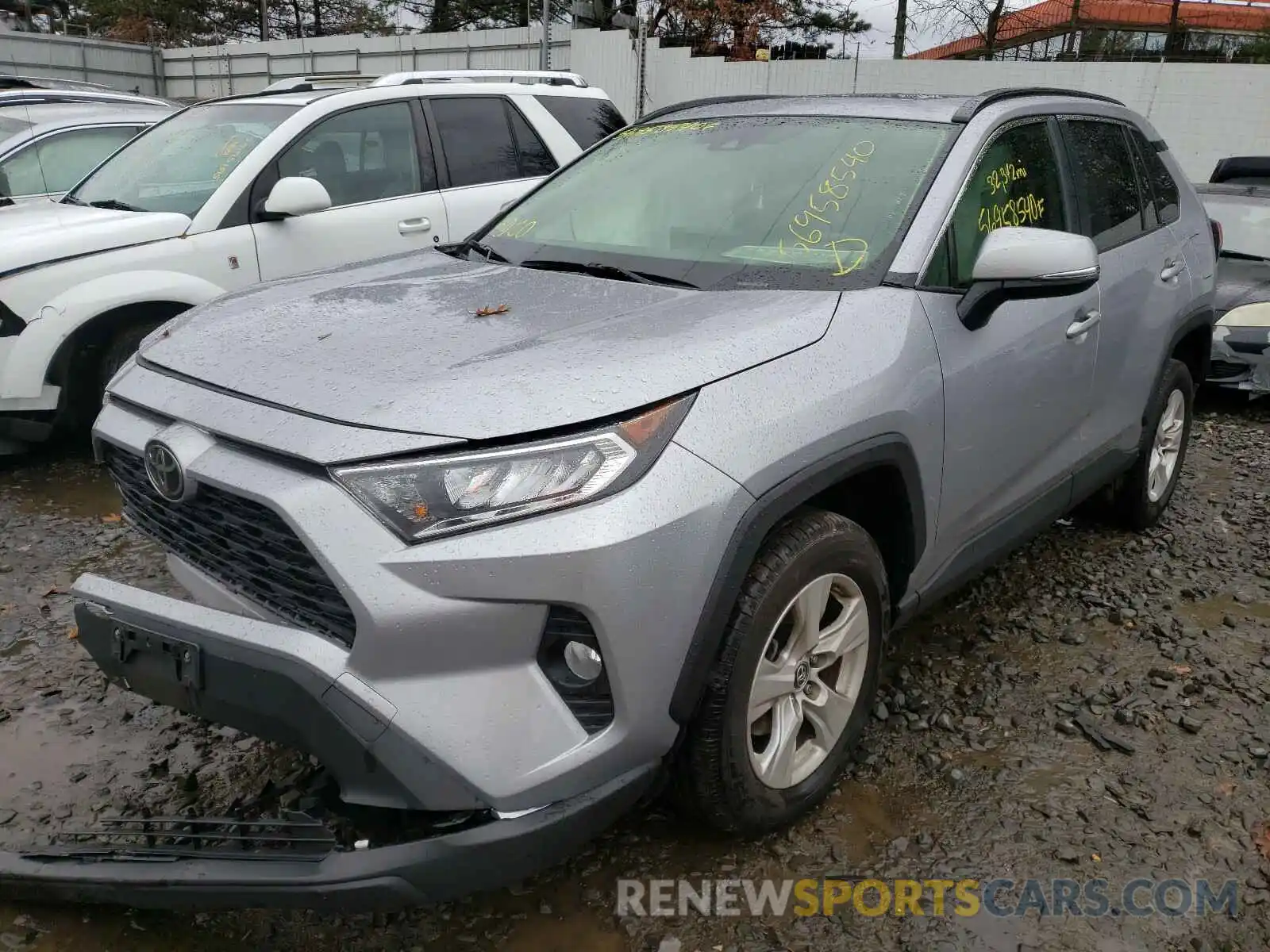 2 Photograph of a damaged car JTMP1RFV1KD020157 TOYOTA RAV4 2019