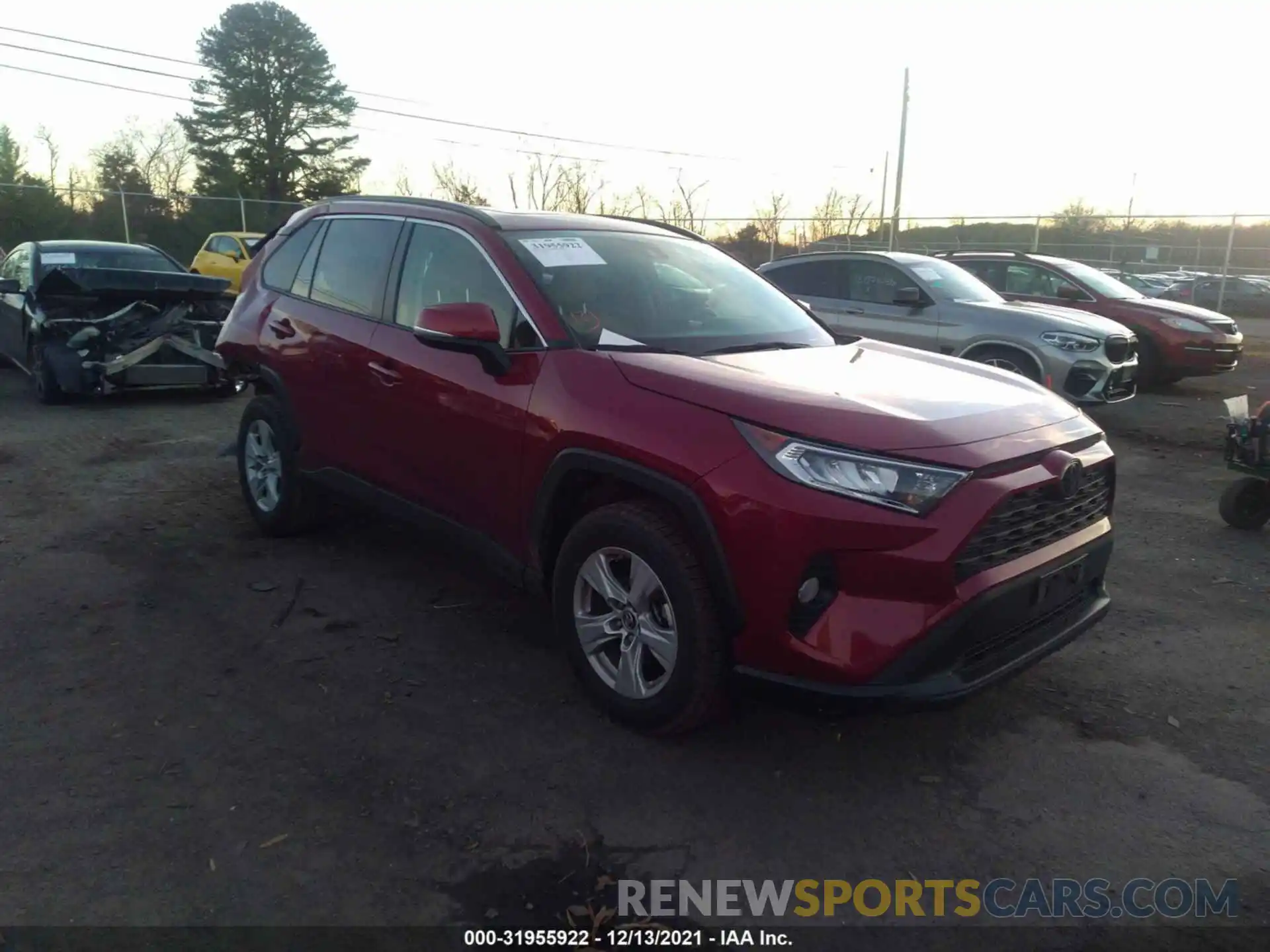 1 Photograph of a damaged car JTMP1RFV1KD022958 TOYOTA RAV4 2019