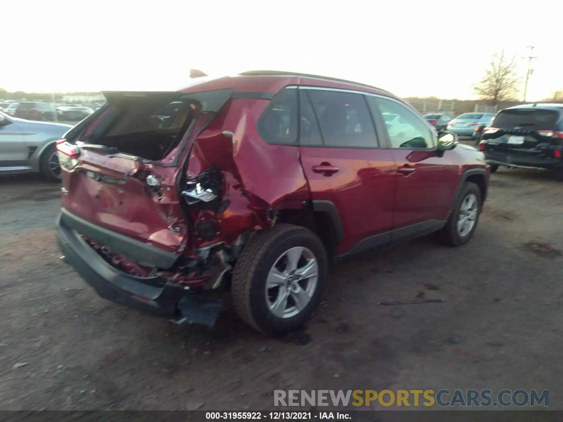 4 Photograph of a damaged car JTMP1RFV1KD022958 TOYOTA RAV4 2019