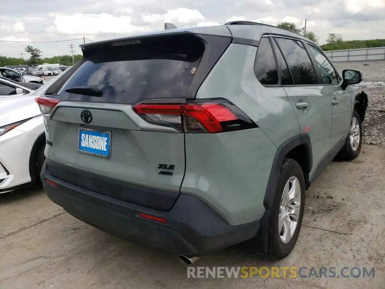 4 Photograph of a damaged car JTMP1RFV1KD026007 TOYOTA RAV4 2019