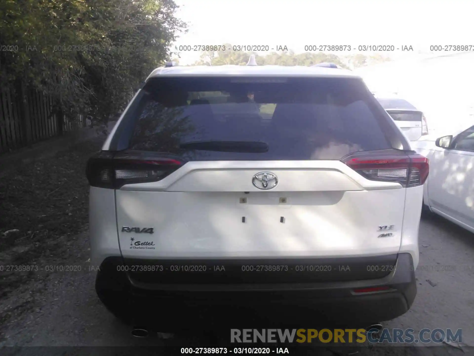 4 Photograph of a damaged car JTMP1RFV1KD027920 TOYOTA RAV4 2019