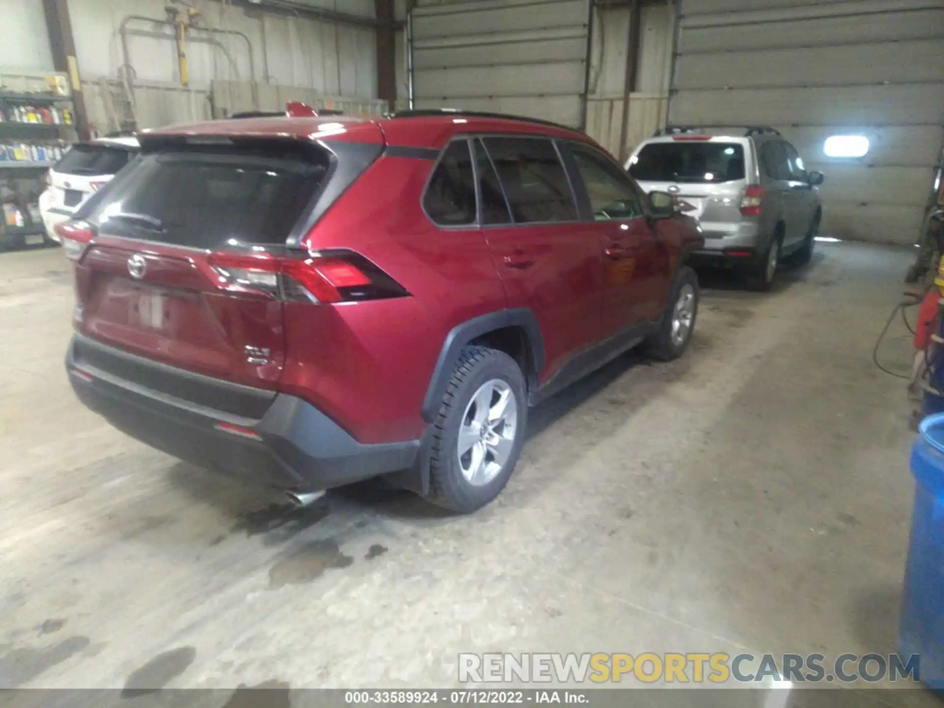 4 Photograph of a damaged car JTMP1RFV1KD031028 TOYOTA RAV4 2019