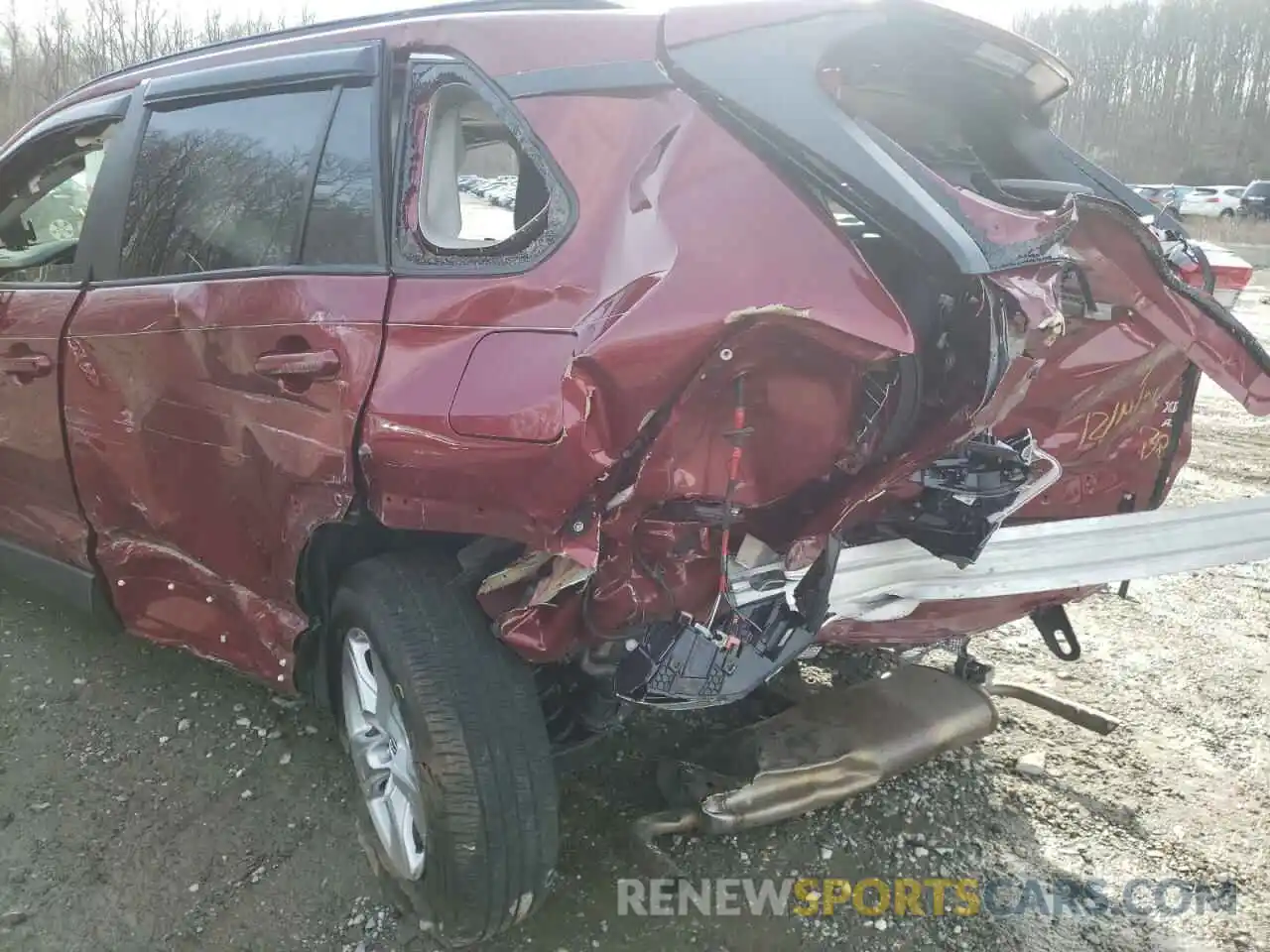 9 Photograph of a damaged car JTMP1RFV1KD037492 TOYOTA RAV4 2019