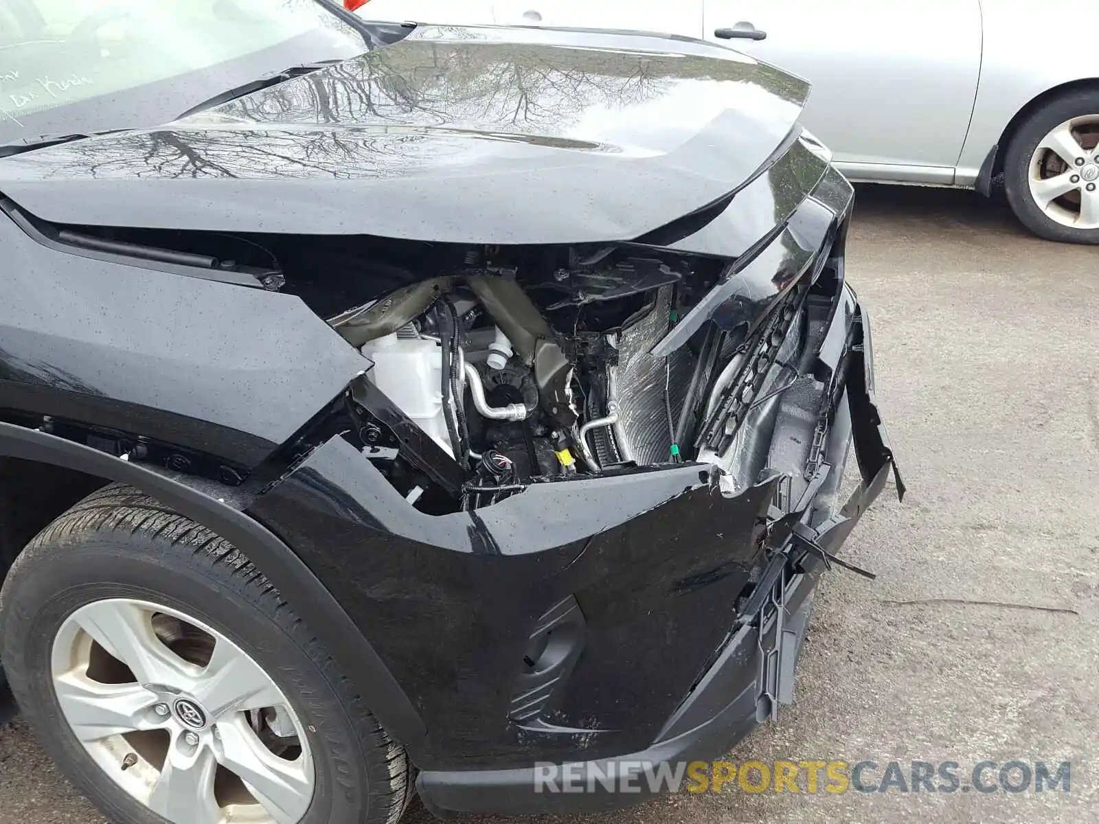 9 Photograph of a damaged car JTMP1RFV1KD038125 TOYOTA RAV4 2019