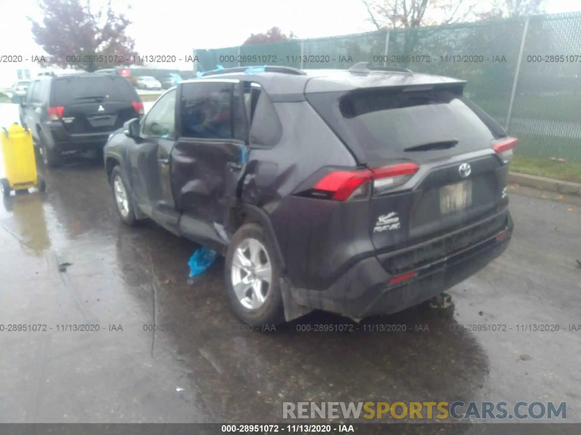 3 Photograph of a damaged car JTMP1RFV1KD039582 TOYOTA RAV4 2019