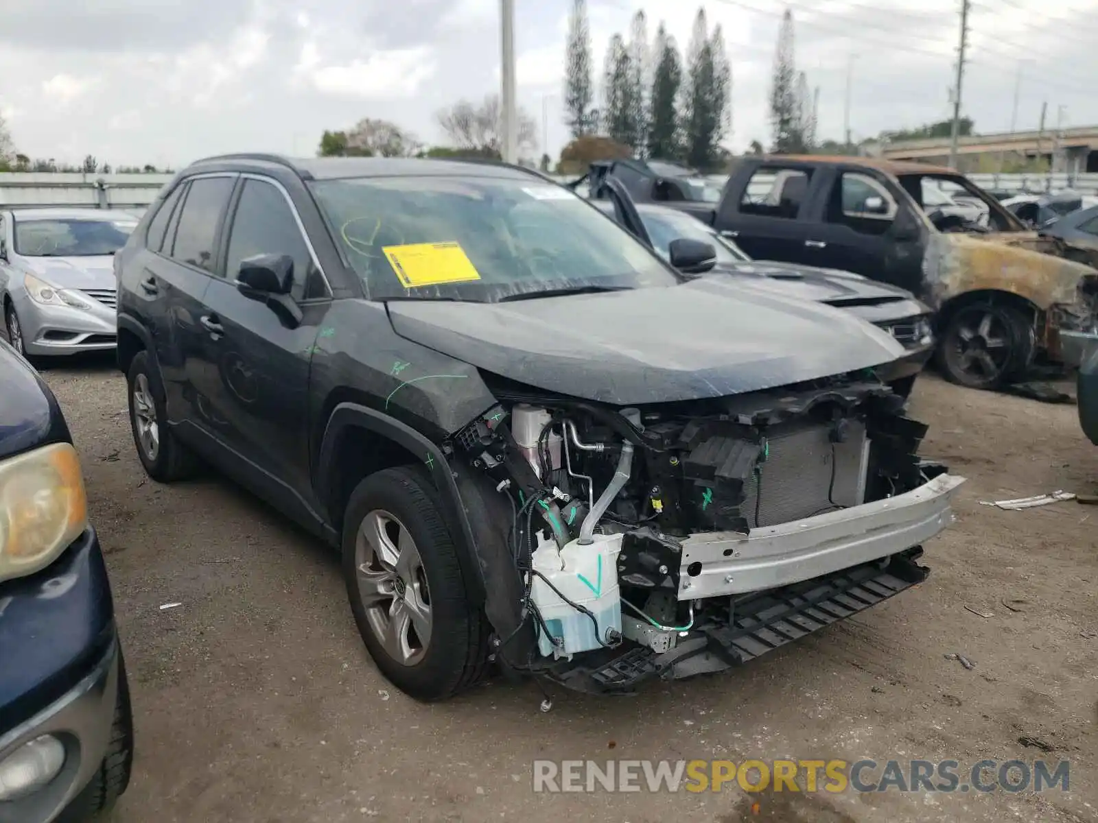 1 Фотография поврежденного автомобиля JTMP1RFV1KD042093 TOYOTA RAV4 2019