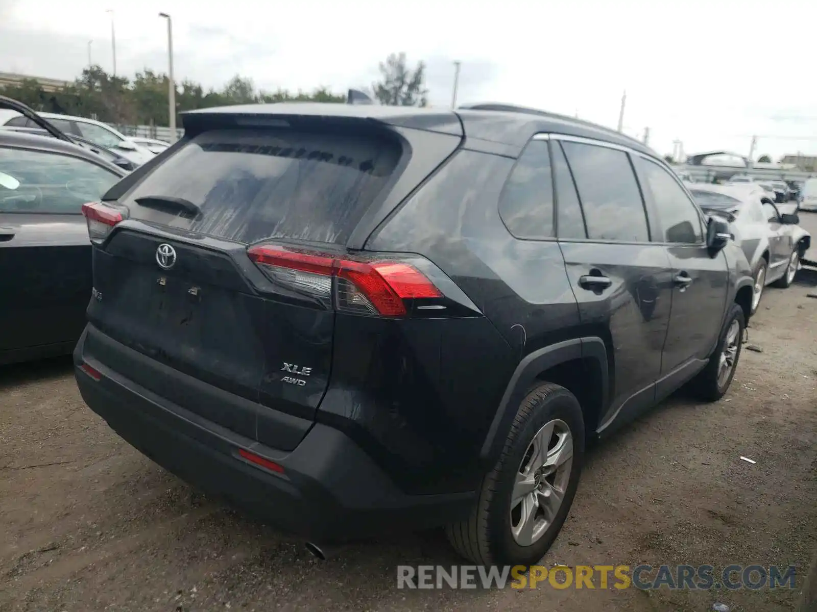 4 Photograph of a damaged car JTMP1RFV1KD042093 TOYOTA RAV4 2019