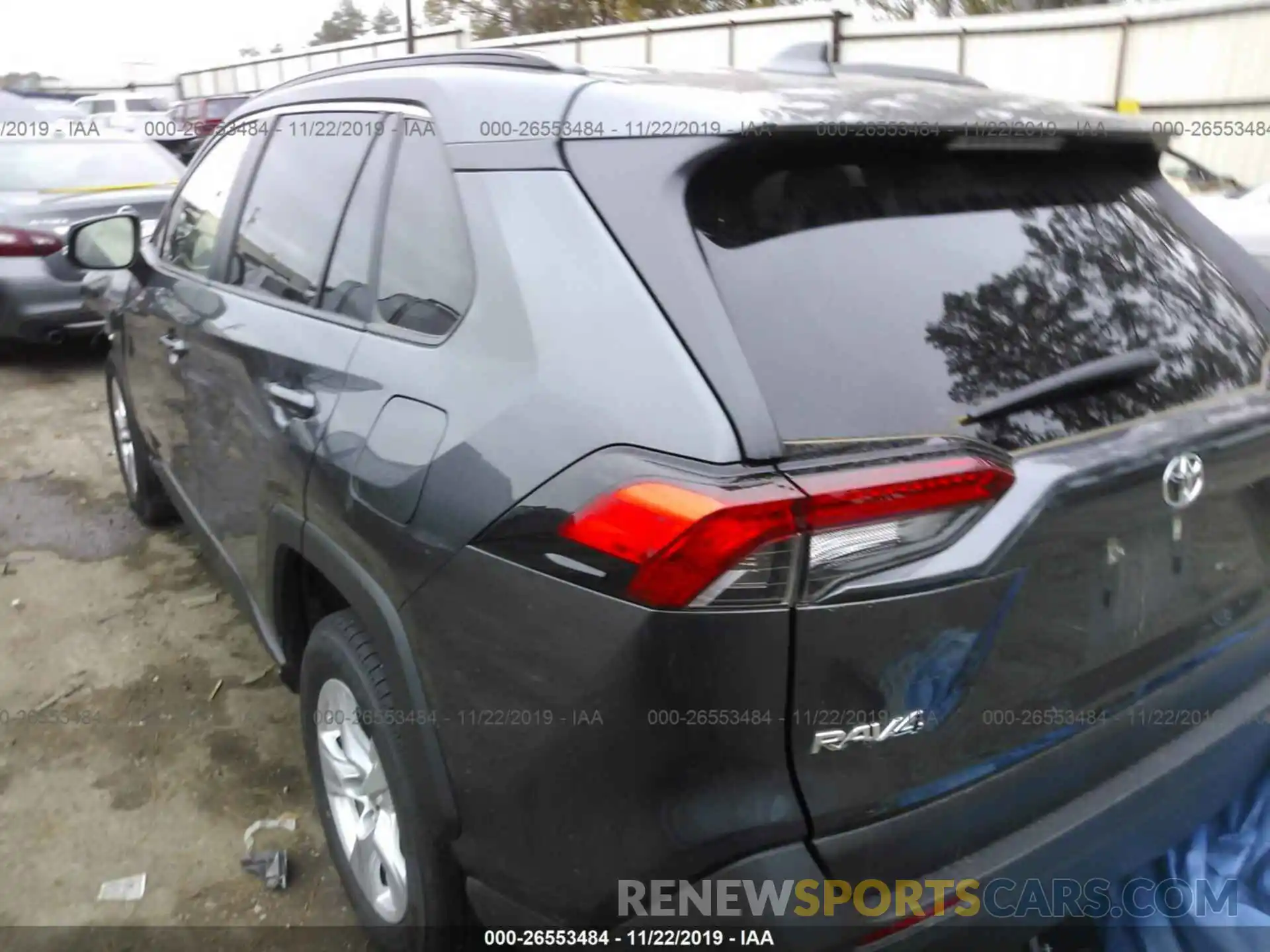 3 Фотография поврежденного автомобиля JTMP1RFV1KD506841 TOYOTA RAV4 2019