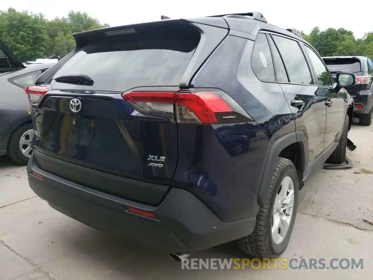 4 Photograph of a damaged car JTMP1RFV1KD507388 TOYOTA RAV4 2019