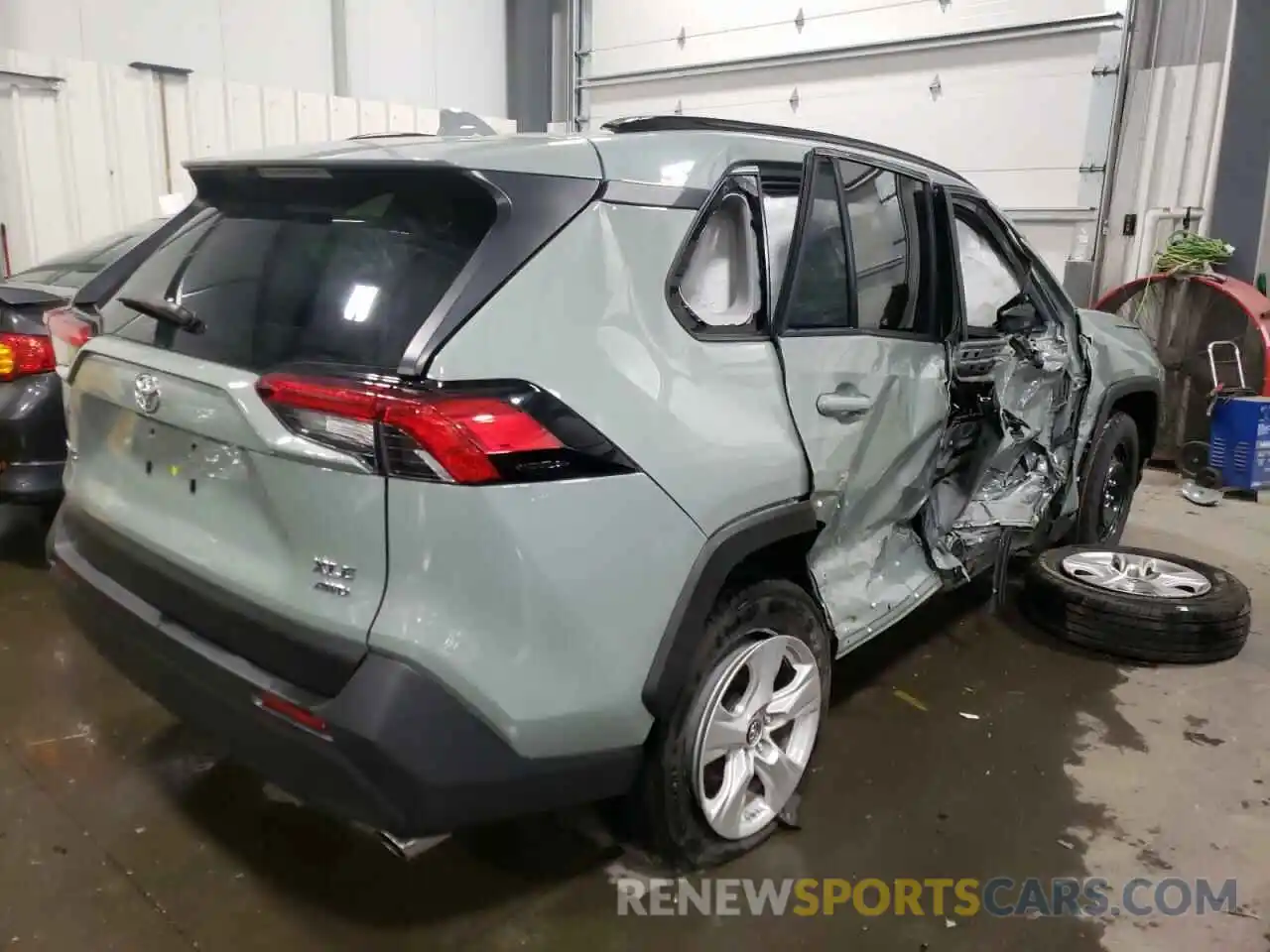 4 Photograph of a damaged car JTMP1RFV1KJ002730 TOYOTA RAV4 2019