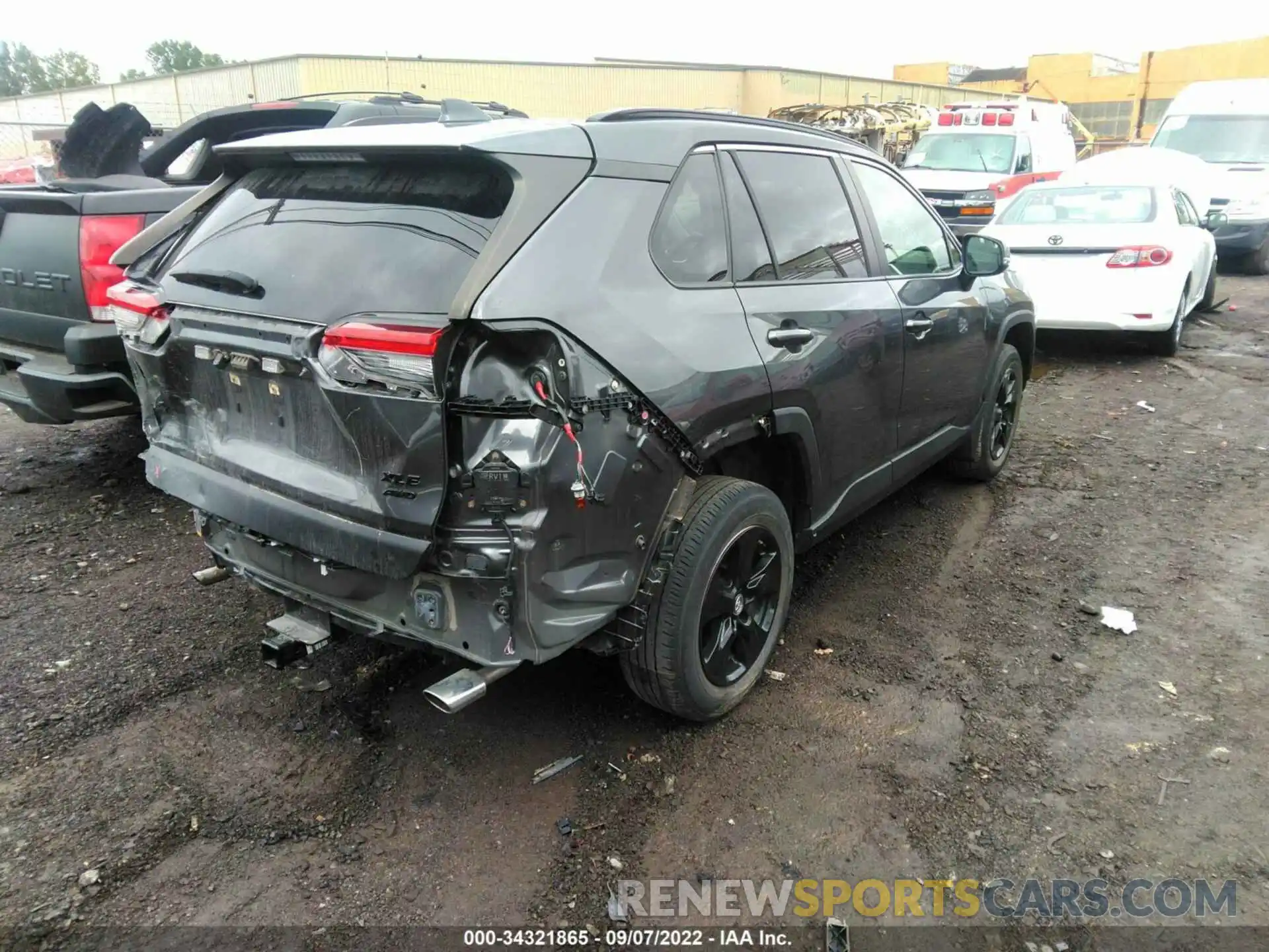 4 Photograph of a damaged car JTMP1RFV1KJ004395 TOYOTA RAV4 2019