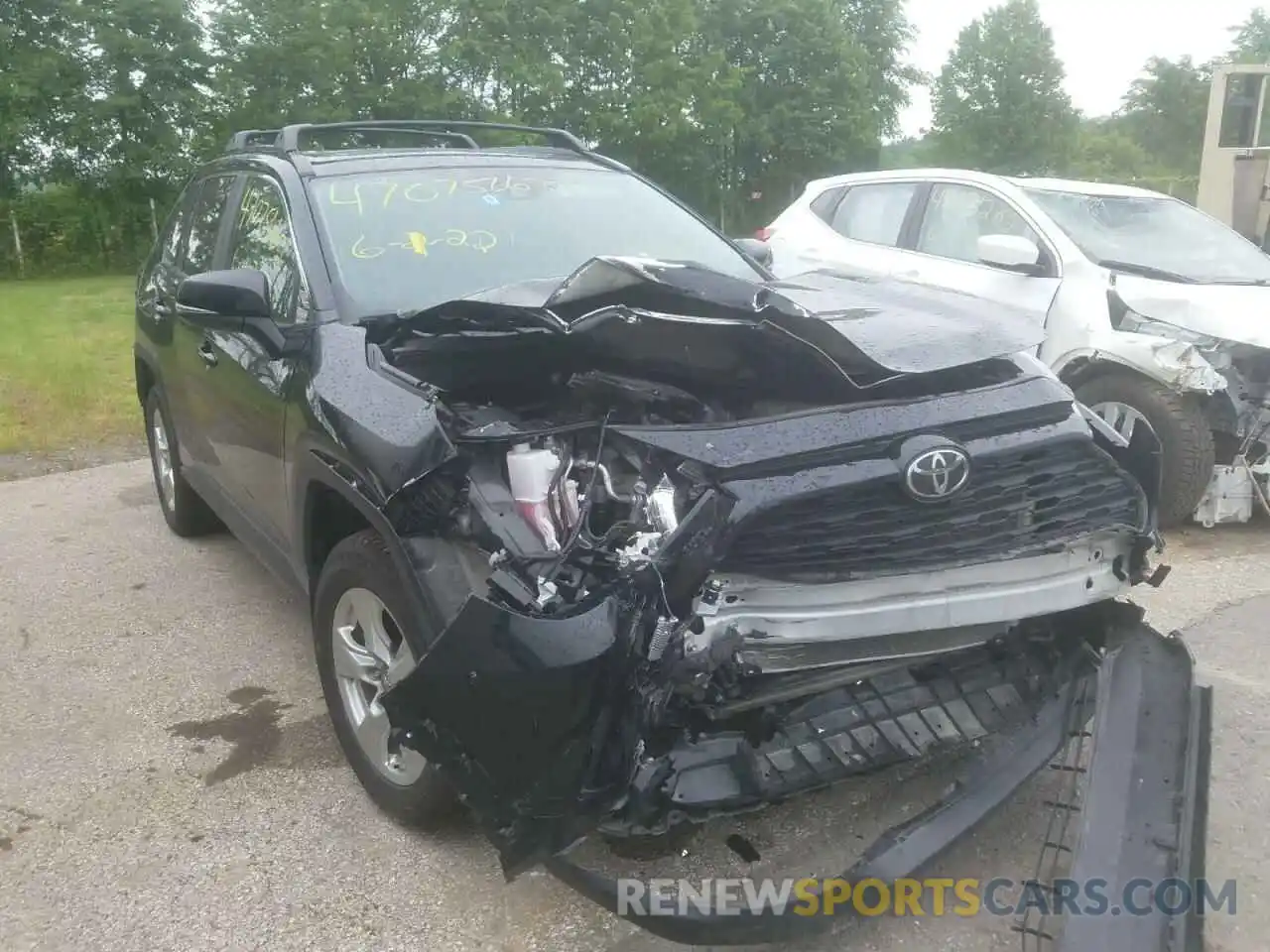 1 Photograph of a damaged car JTMP1RFV1KJ017406 TOYOTA RAV4 2019