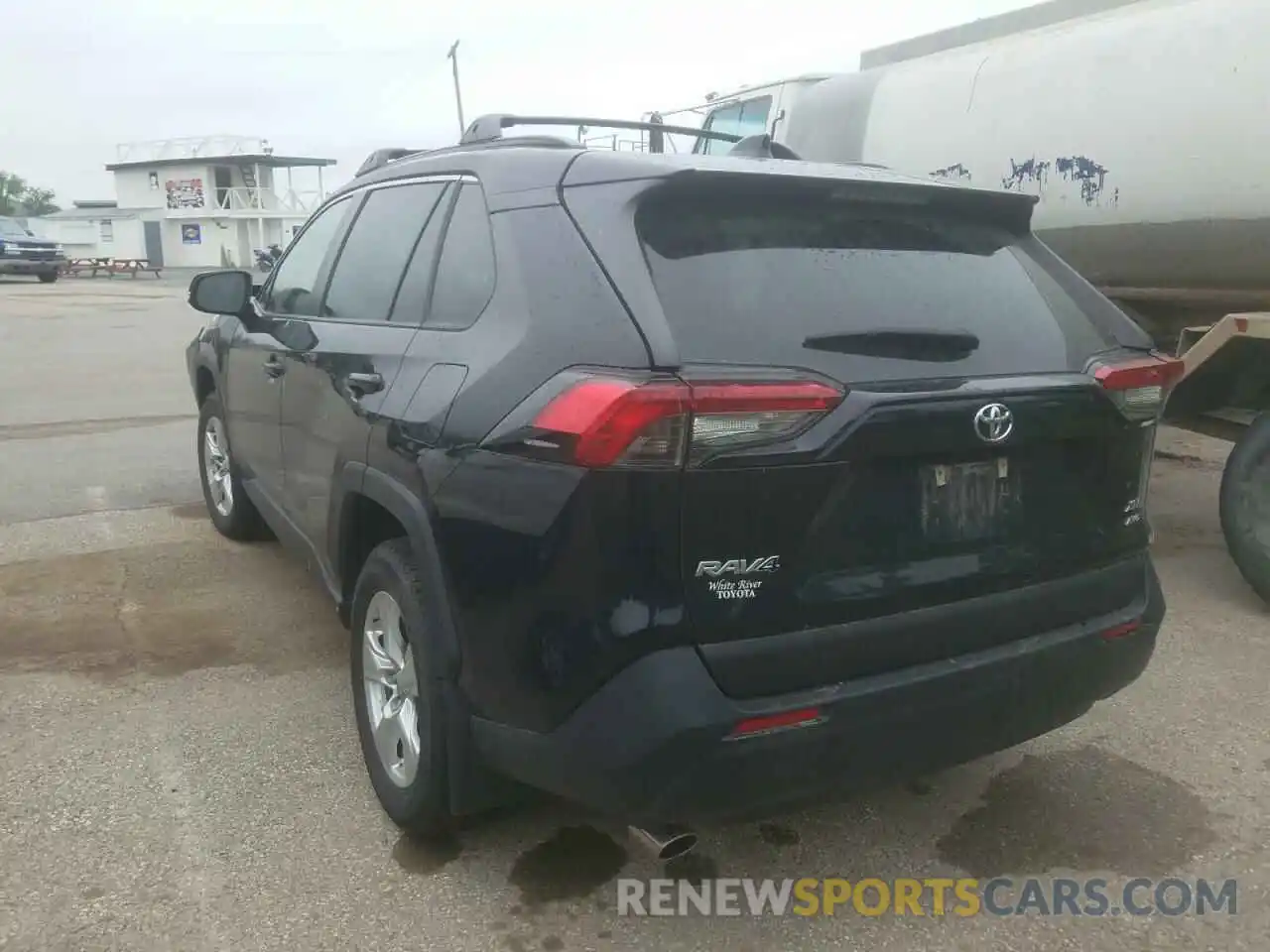 3 Photograph of a damaged car JTMP1RFV1KJ017406 TOYOTA RAV4 2019