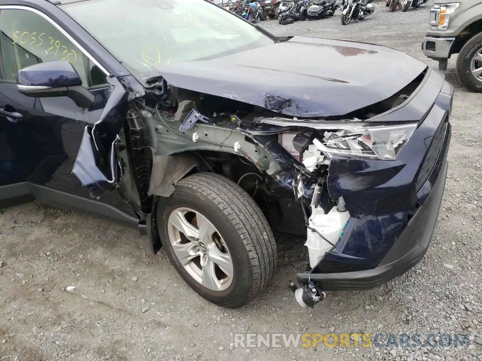 9 Фотография поврежденного автомобиля JTMP1RFV2KD005005 TOYOTA RAV4 2019