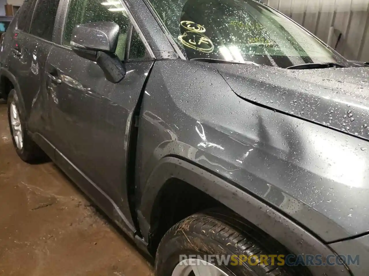 9 Photograph of a damaged car JTMP1RFV2KD008809 TOYOTA RAV4 2019