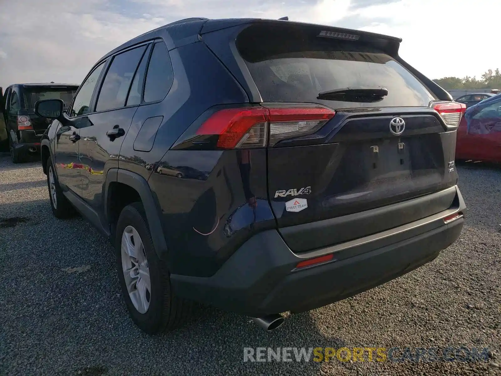 3 Photograph of a damaged car JTMP1RFV2KD013413 TOYOTA RAV4 2019