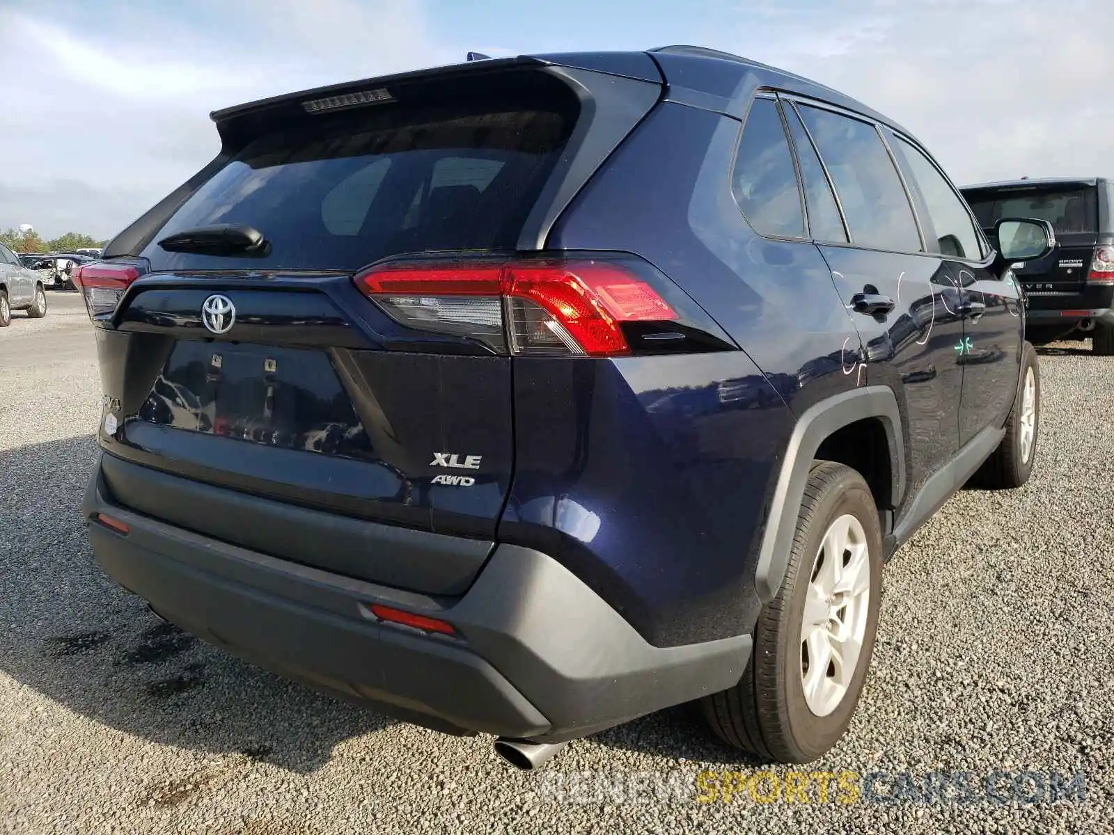 4 Photograph of a damaged car JTMP1RFV2KD013413 TOYOTA RAV4 2019