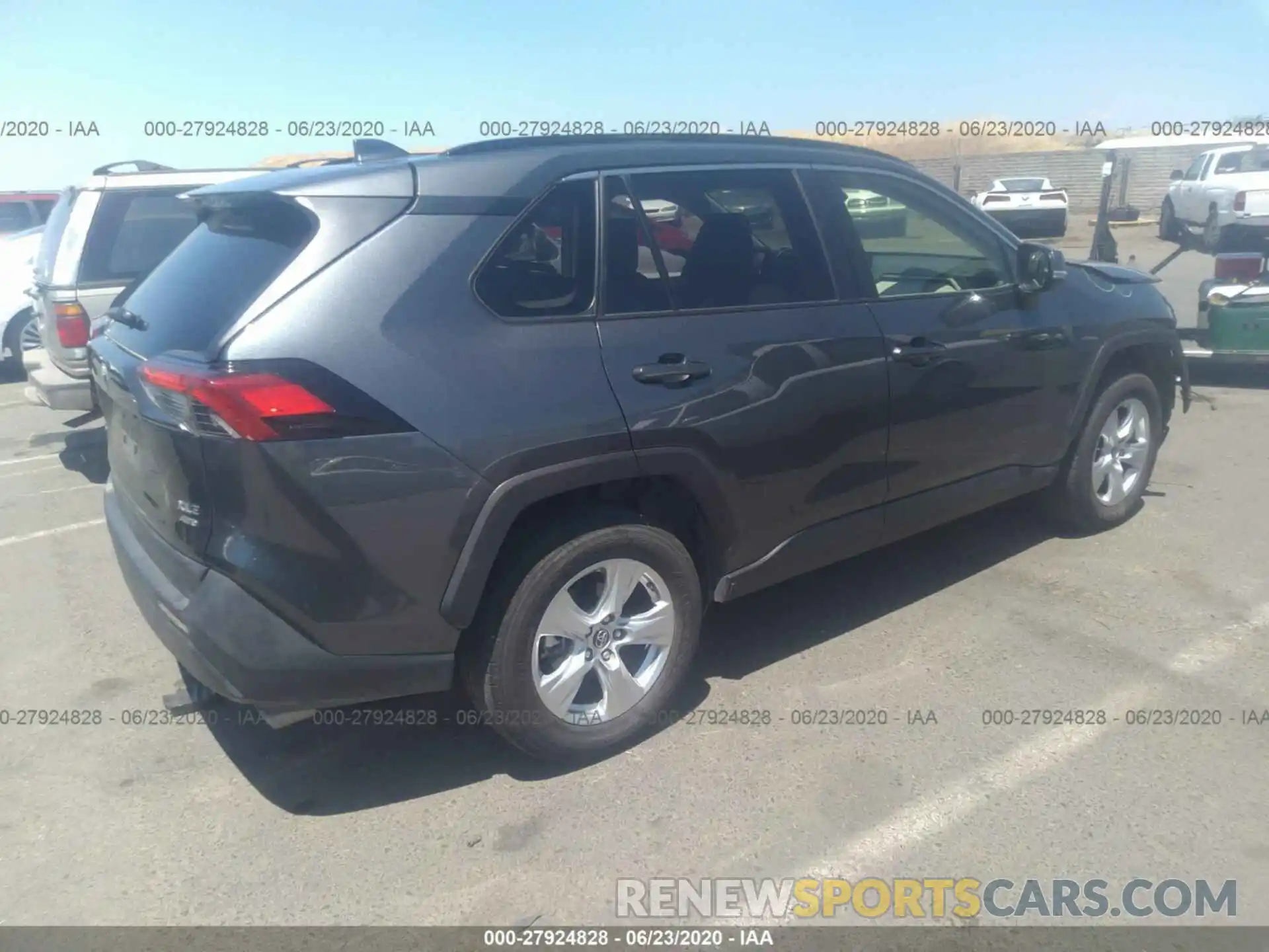 4 Photograph of a damaged car JTMP1RFV2KD016442 TOYOTA RAV4 2019