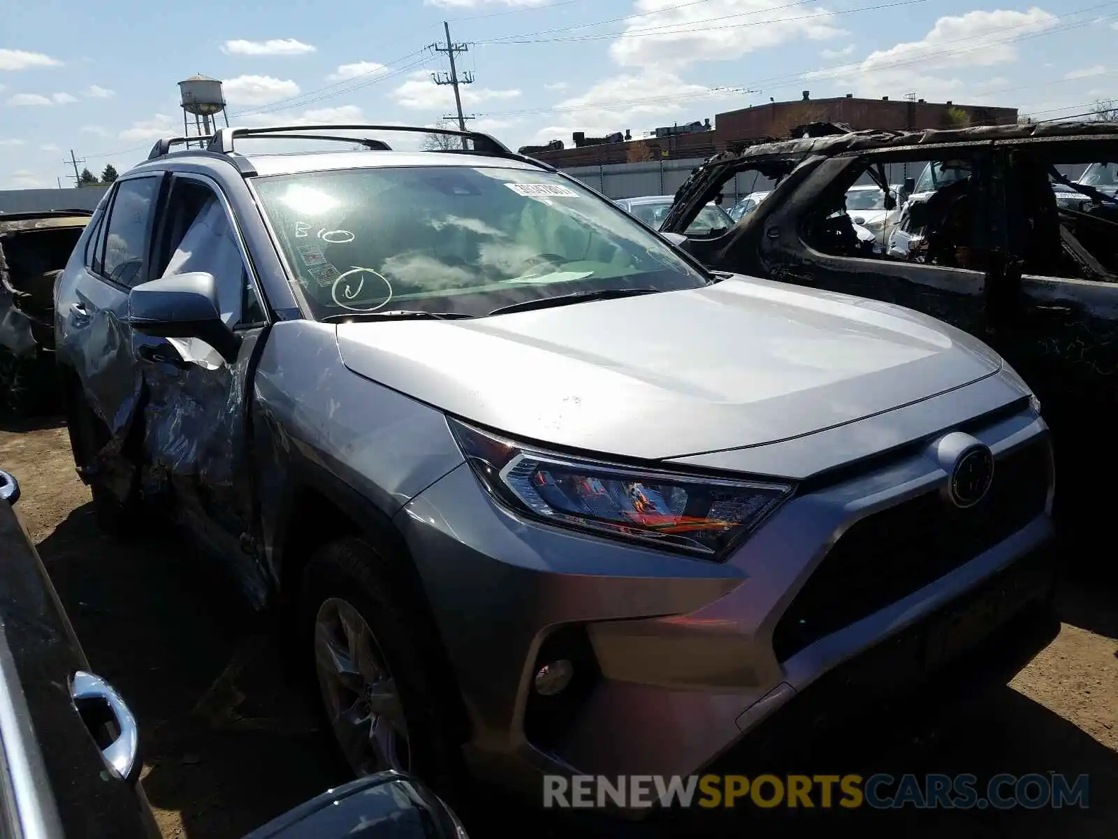 1 Photograph of a damaged car JTMP1RFV2KD017462 TOYOTA RAV4 2019