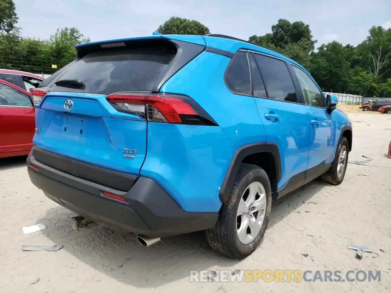 4 Photograph of a damaged car JTMP1RFV2KD018370 TOYOTA RAV4 2019