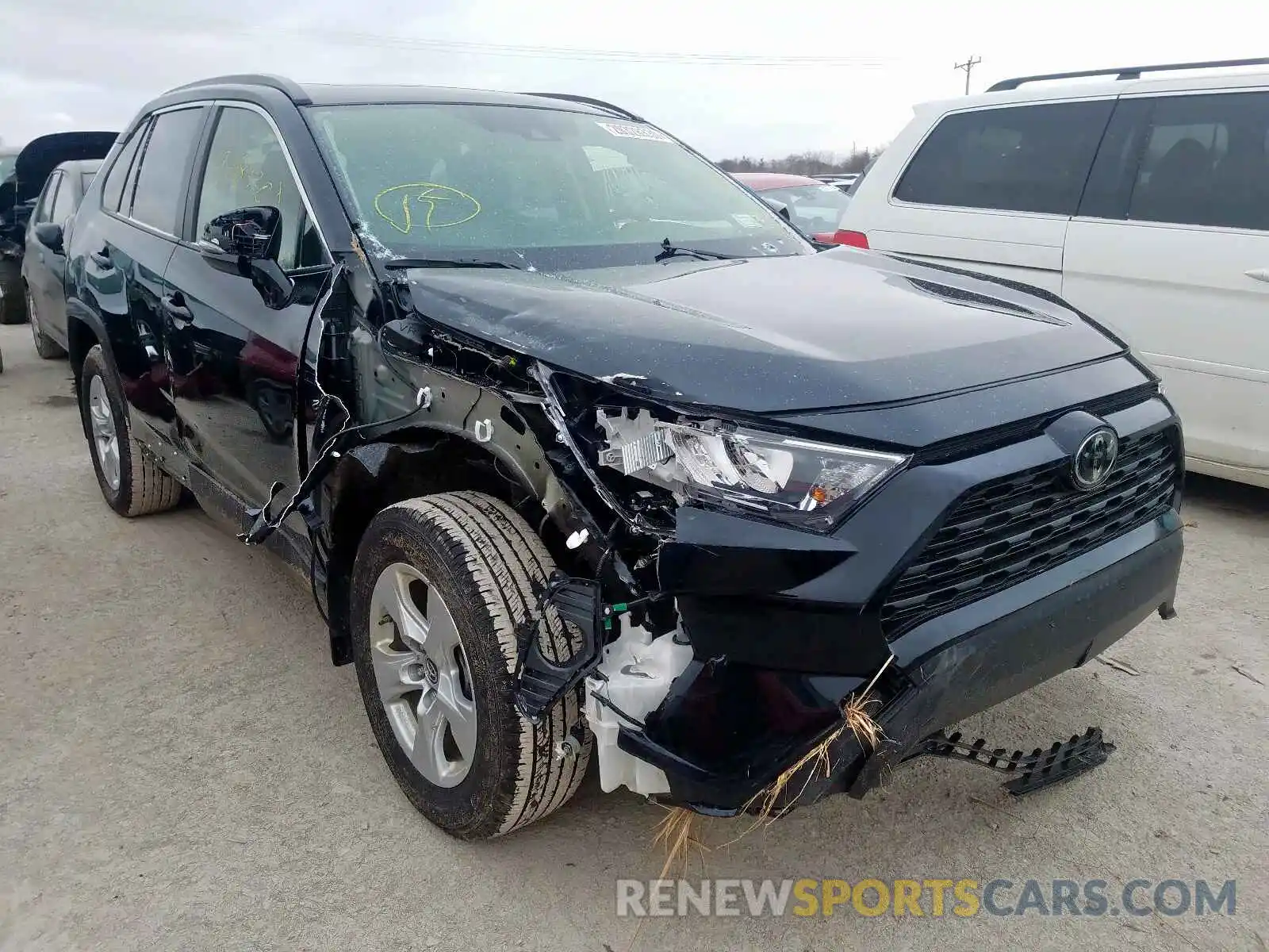 1 Photograph of a damaged car JTMP1RFV2KD018398 TOYOTA RAV4 2019