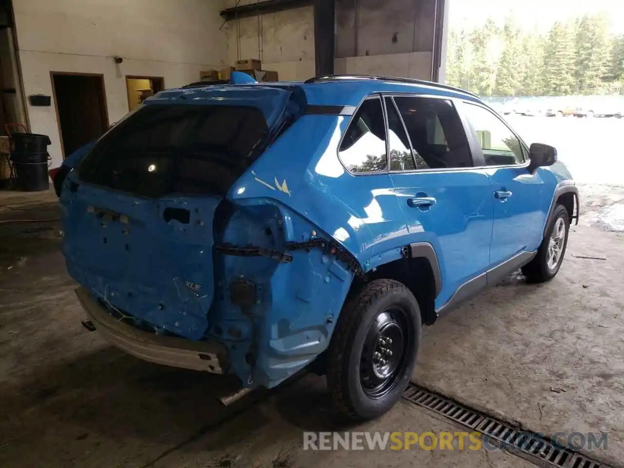 4 Фотография поврежденного автомобиля JTMP1RFV2KD030857 TOYOTA RAV4 2019