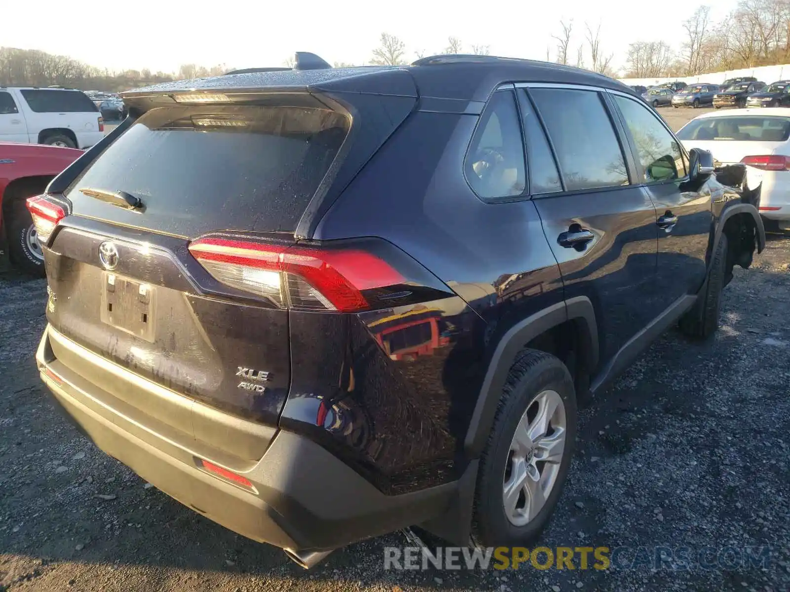 4 Photograph of a damaged car JTMP1RFV2KD039672 TOYOTA RAV4 2019