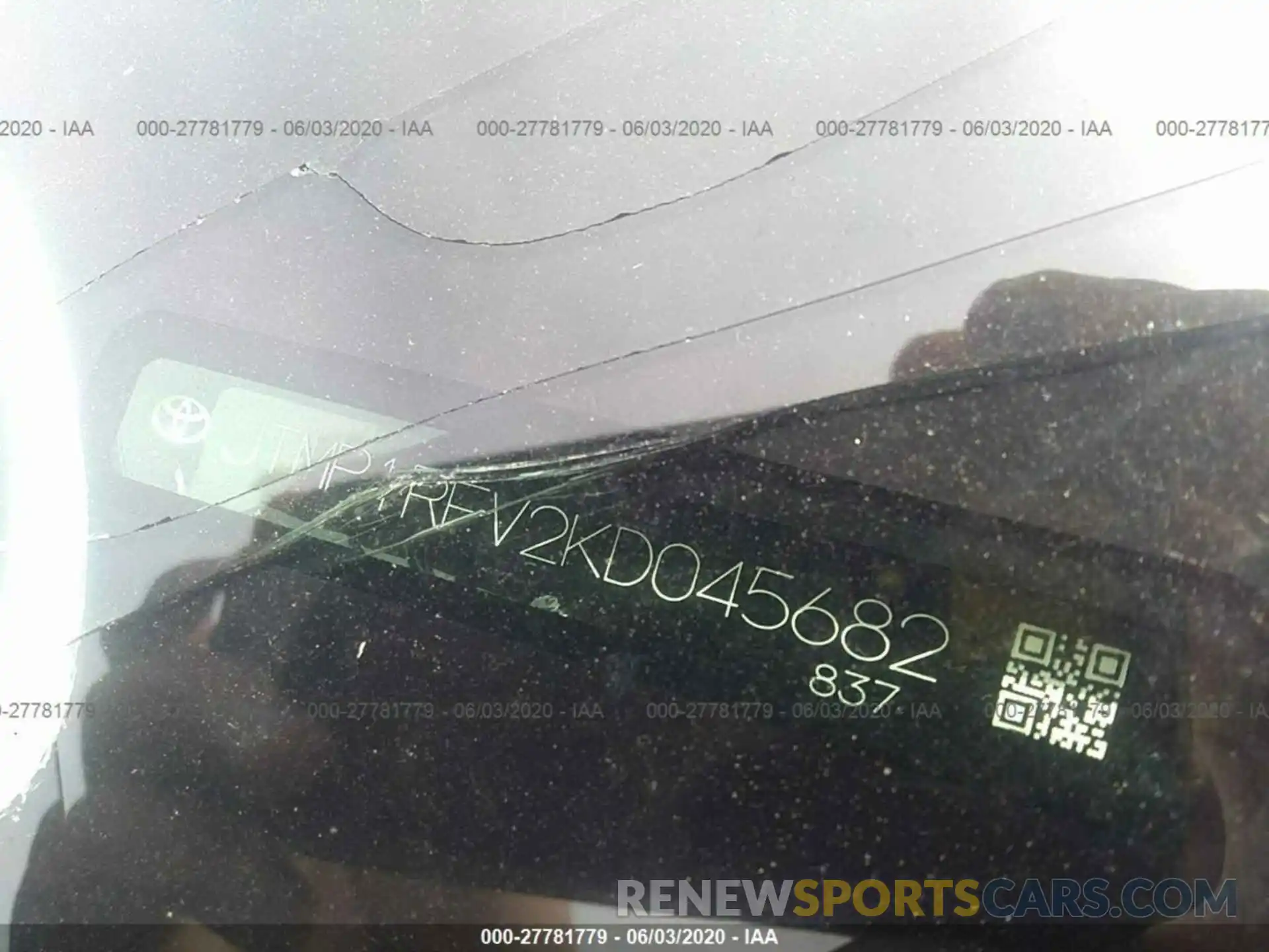 9 Photograph of a damaged car JTMP1RFV2KD045682 TOYOTA RAV4 2019