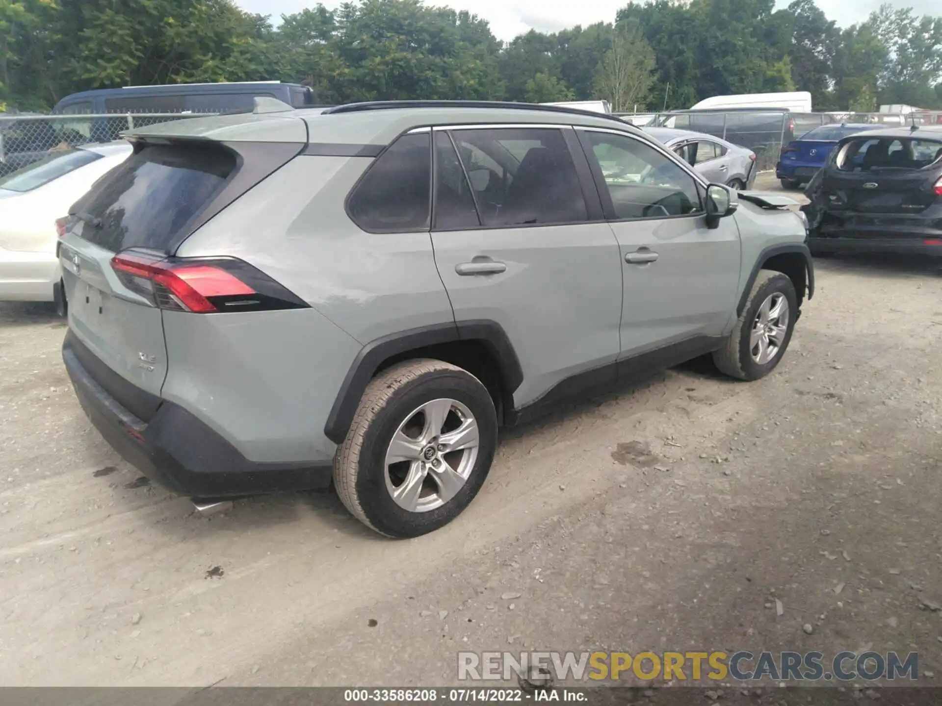 4 Photograph of a damaged car JTMP1RFV2KD501499 TOYOTA RAV4 2019