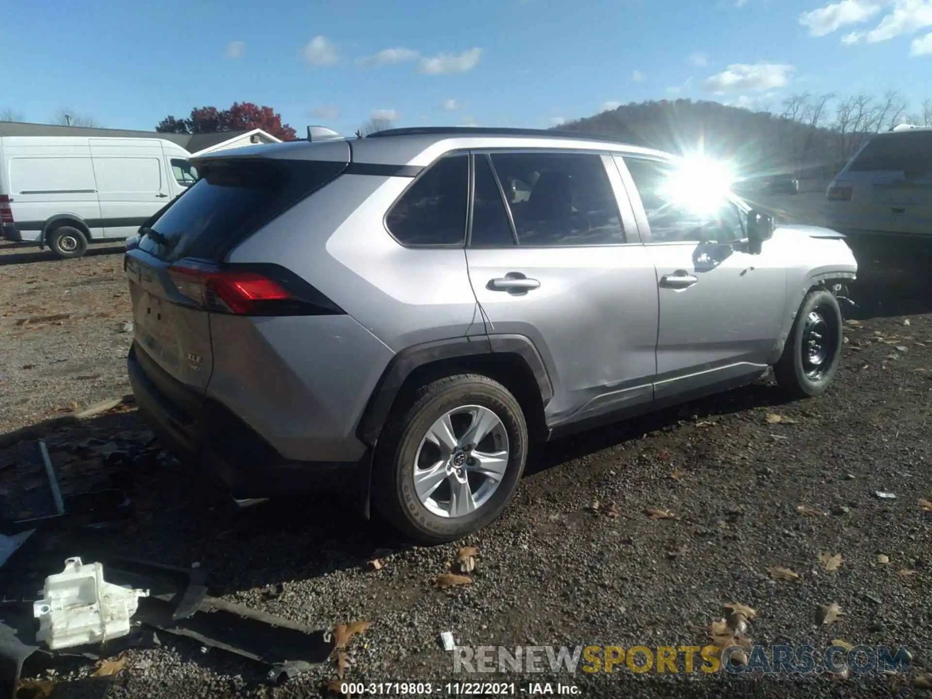 4 Photograph of a damaged car JTMP1RFV2KD512356 TOYOTA RAV4 2019