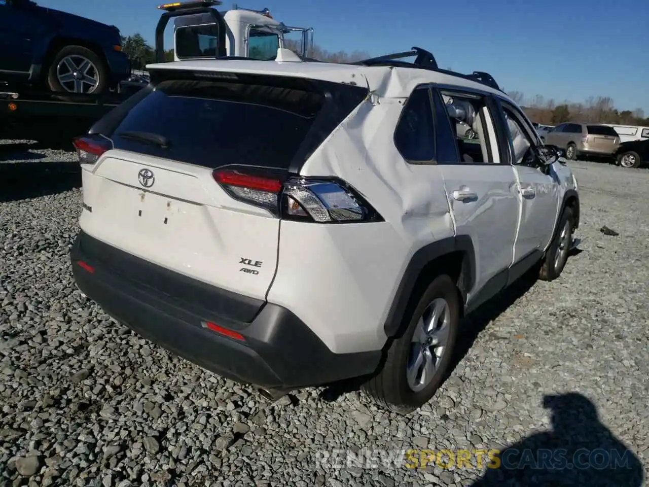 4 Фотография поврежденного автомобиля JTMP1RFV2KD518089 TOYOTA RAV4 2019