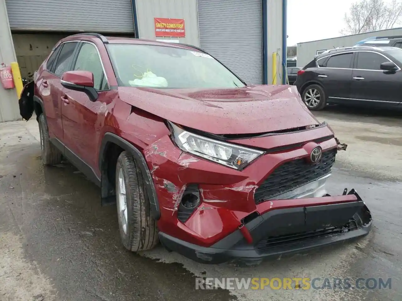 1 Photograph of a damaged car JTMP1RFV2KD523342 TOYOTA RAV4 2019