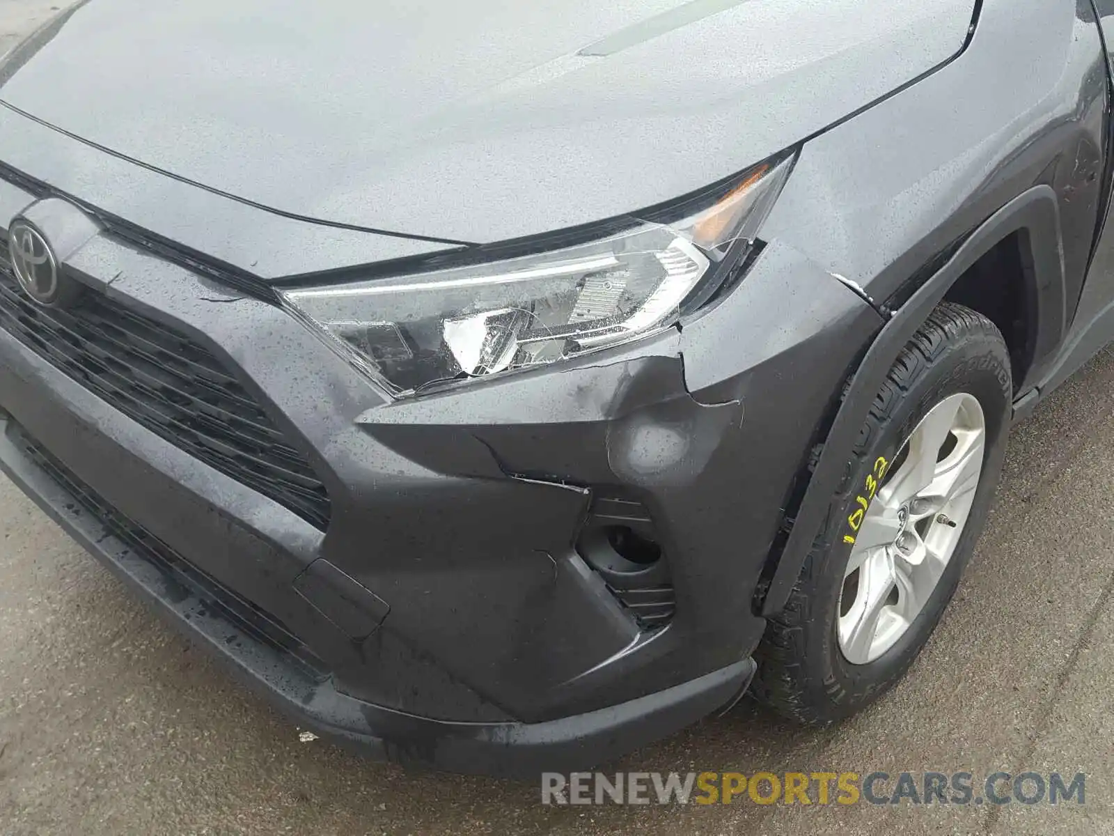 9 Photograph of a damaged car JTMP1RFV2KJ001280 TOYOTA RAV4 2019