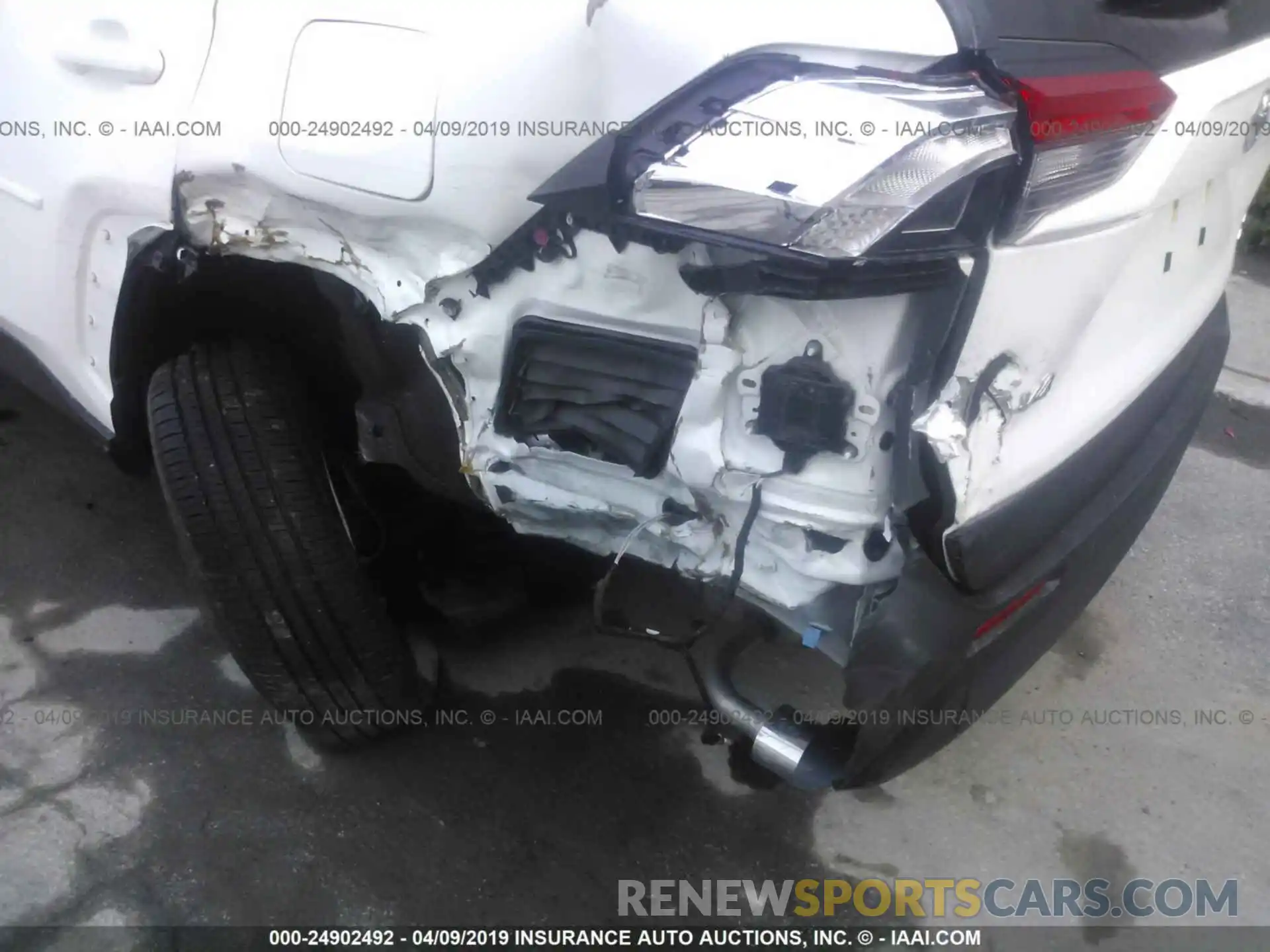 6 Photograph of a damaged car JTMP1RFV2KJ001683 TOYOTA RAV4 2019