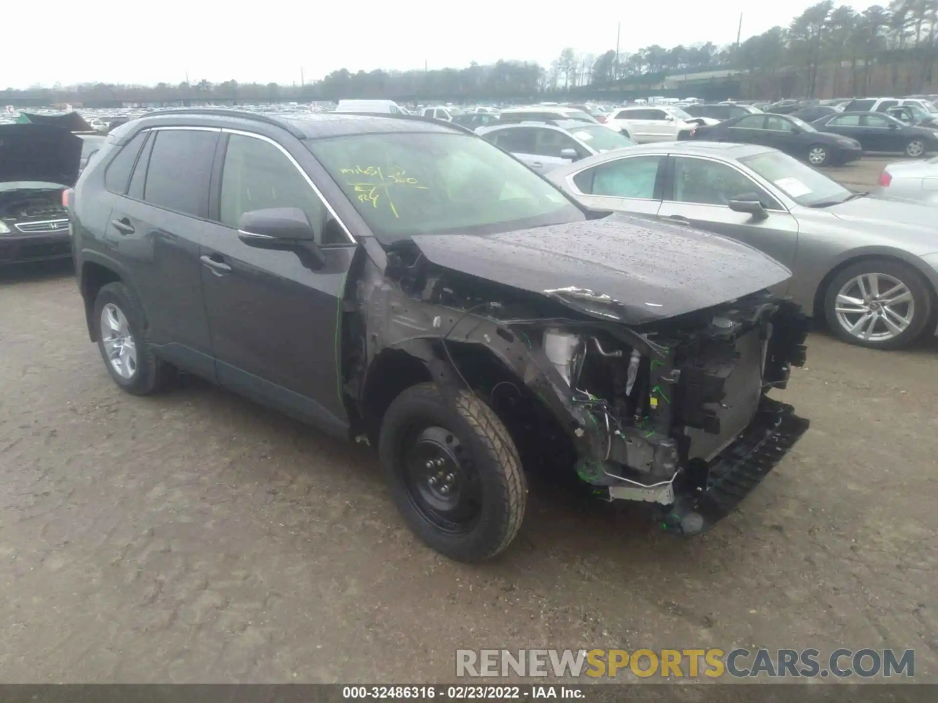 1 Photograph of a damaged car JTMP1RFV2KJ001831 TOYOTA RAV4 2019