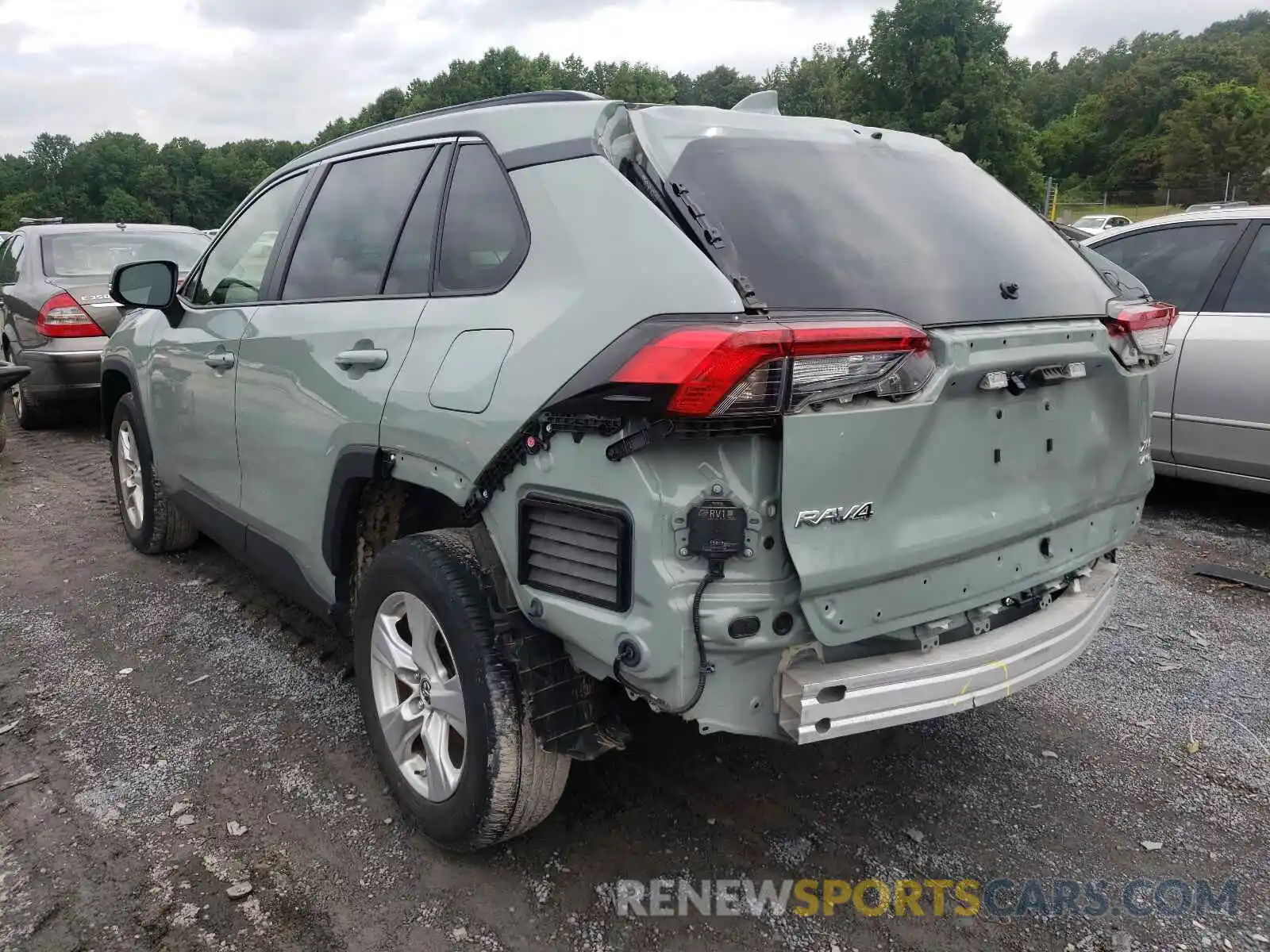 3 Photograph of a damaged car JTMP1RFV2KJ004857 TOYOTA RAV4 2019