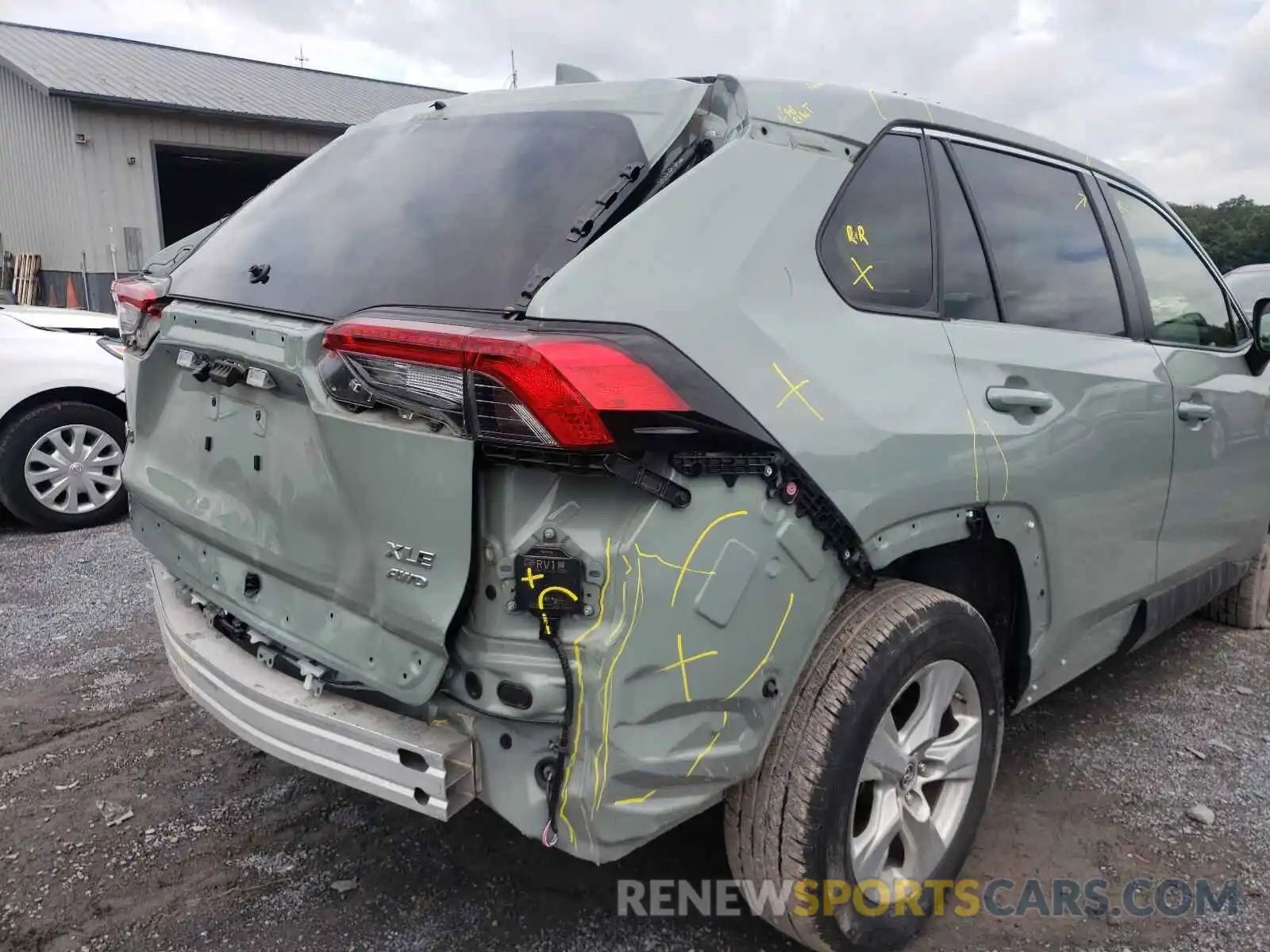 9 Photograph of a damaged car JTMP1RFV2KJ004857 TOYOTA RAV4 2019