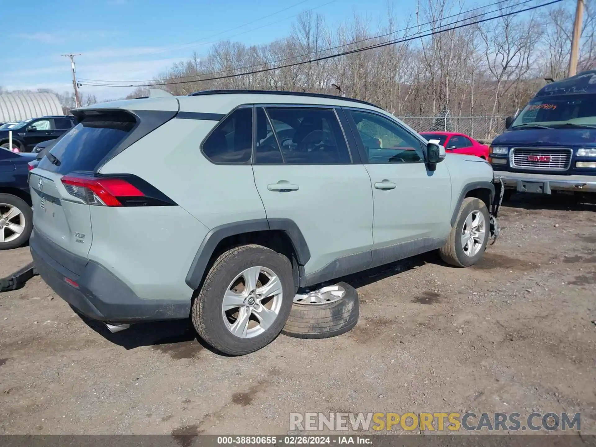 4 Photograph of a damaged car JTMP1RFV2KJ006849 TOYOTA RAV4 2019