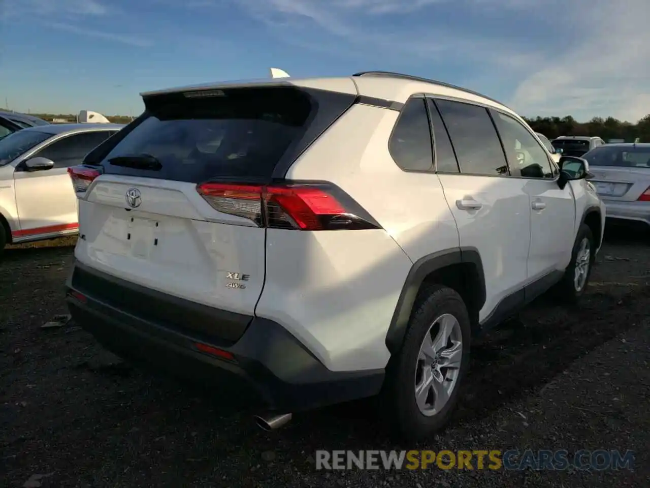 4 Photograph of a damaged car JTMP1RFV2KJ012568 TOYOTA RAV4 2019