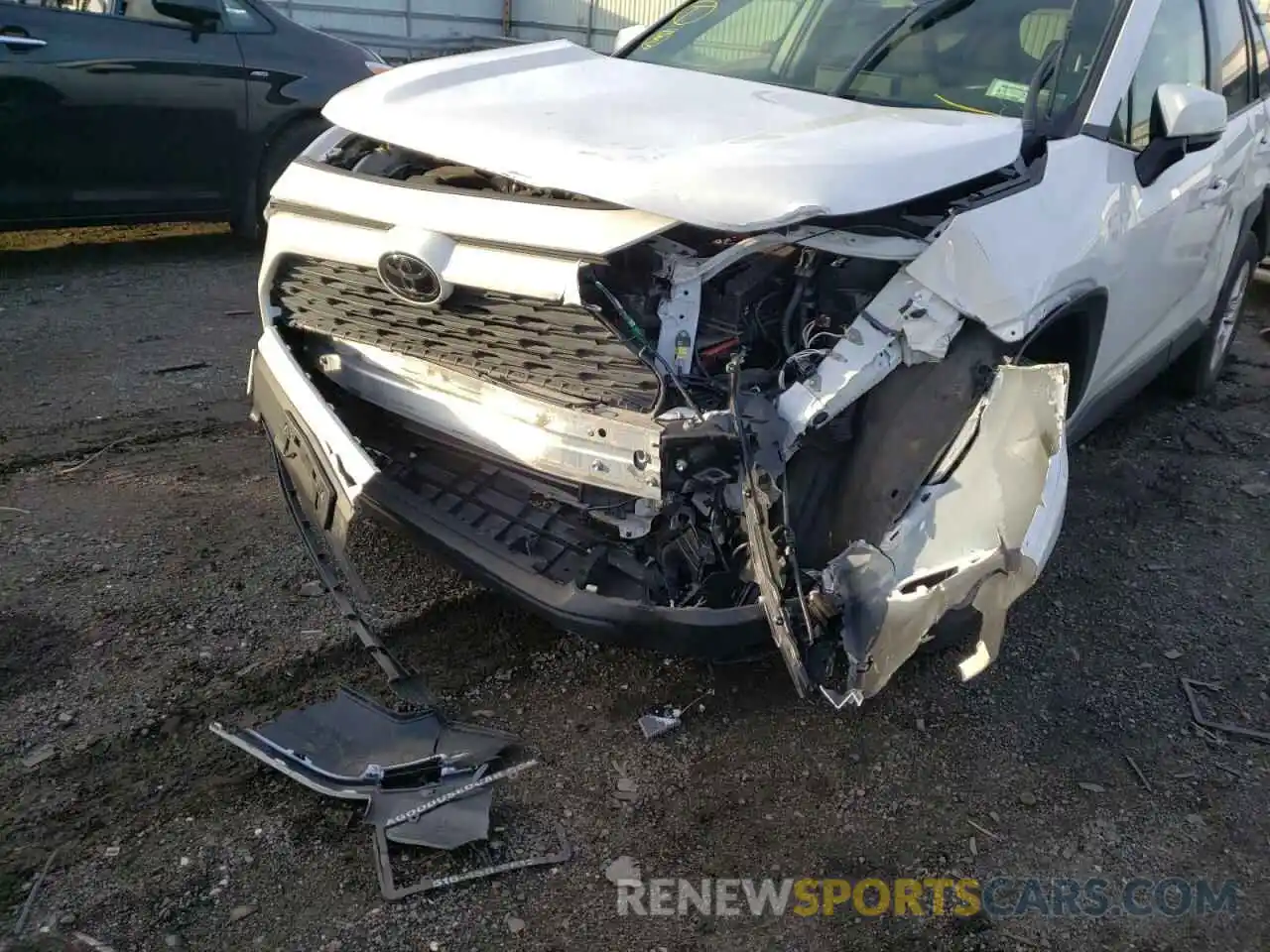 9 Photograph of a damaged car JTMP1RFV2KJ012568 TOYOTA RAV4 2019