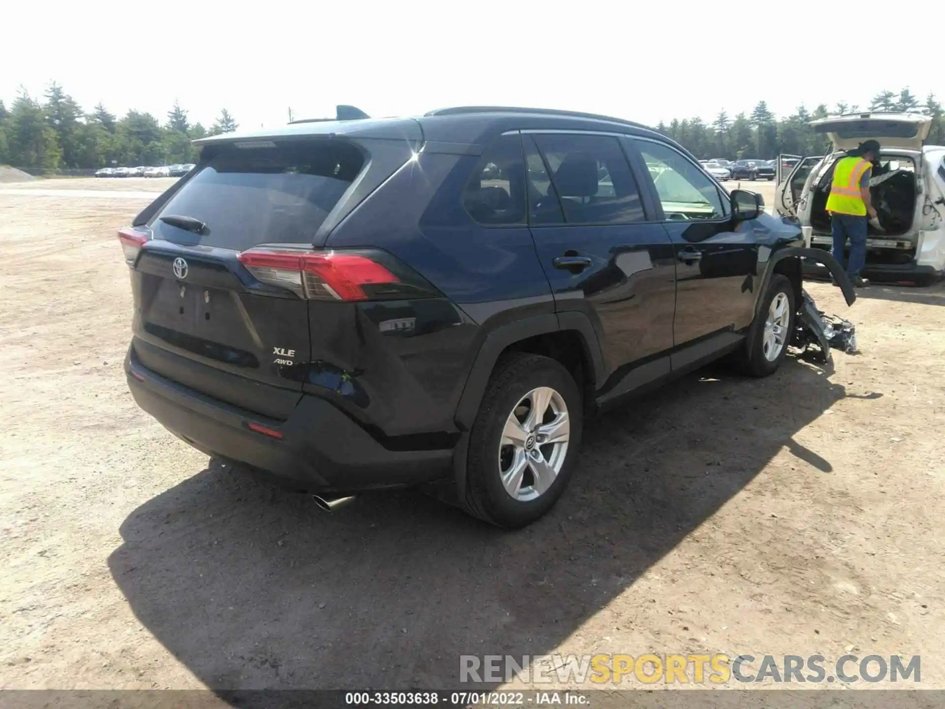 4 Photograph of a damaged car JTMP1RFV2KJ016118 TOYOTA RAV4 2019